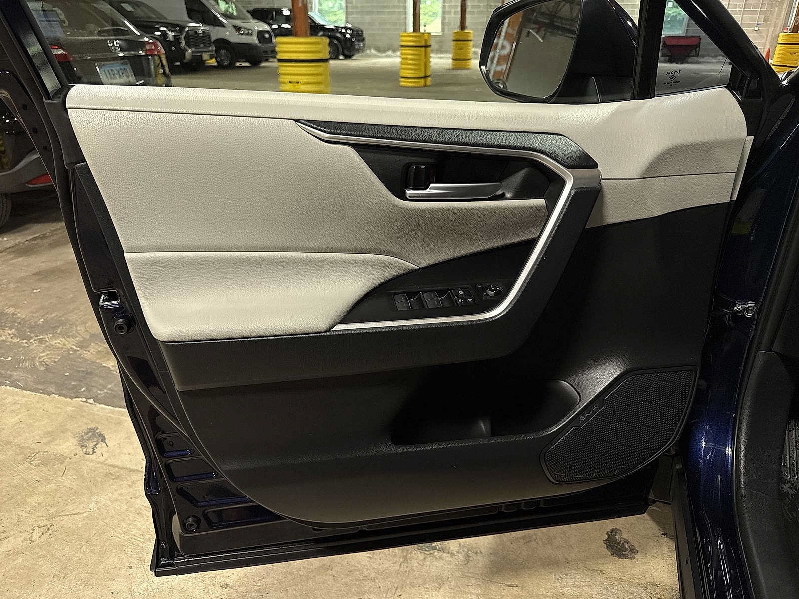 Thumbnail: 2025 Toyota RAV4 - 30