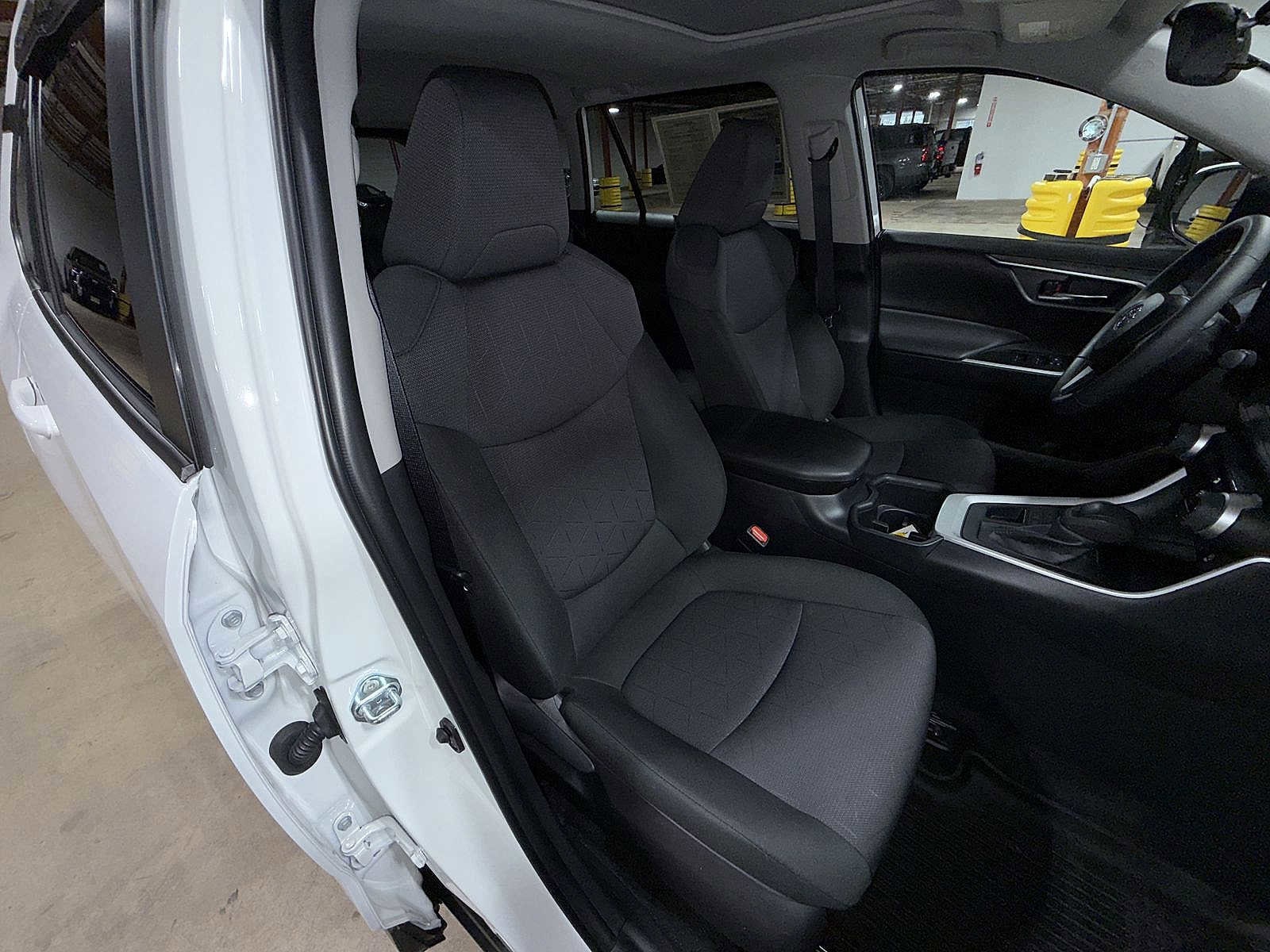 Thumbnail: 2025 Toyota RAV4 - 16