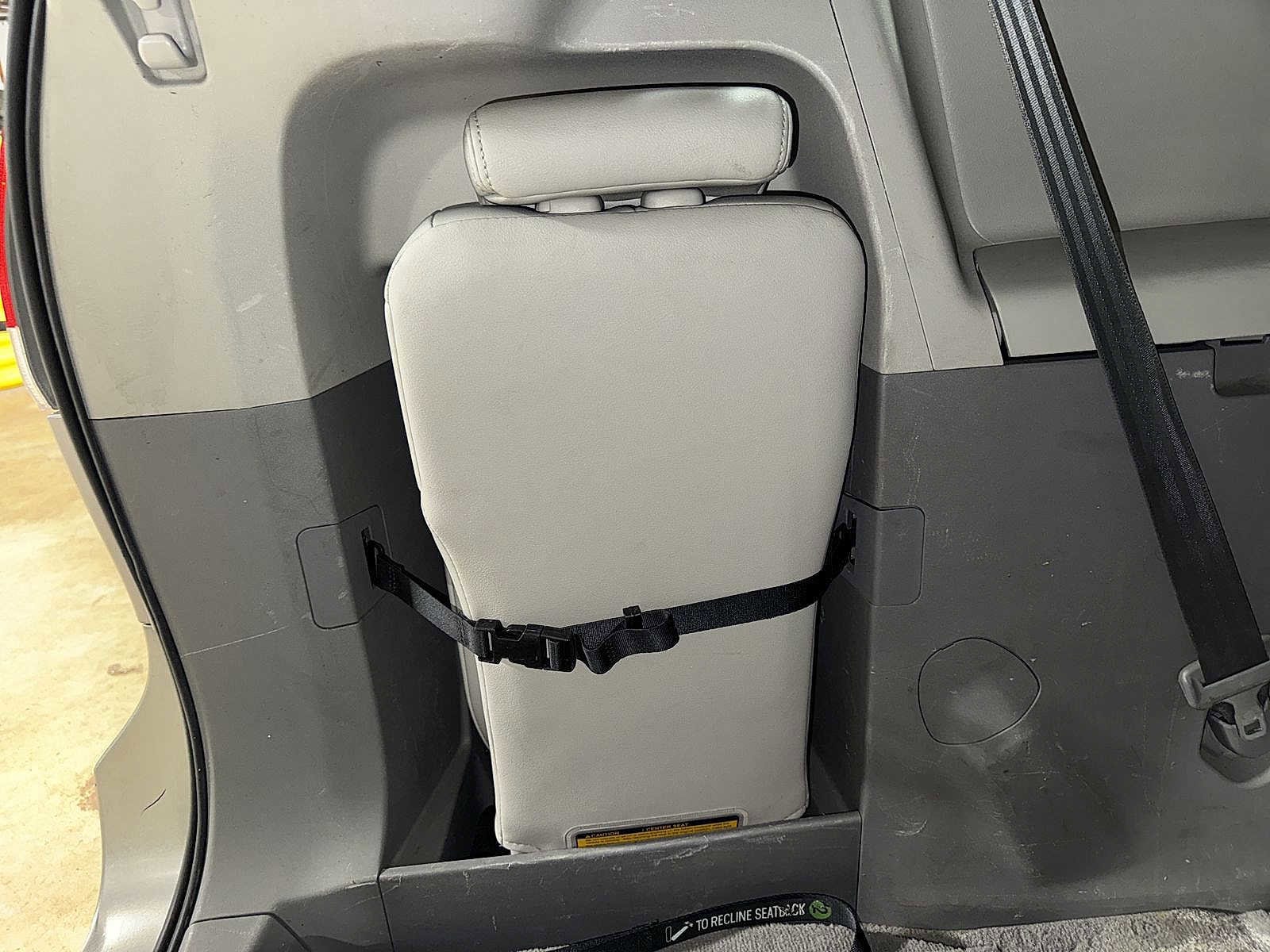 Thumbnail: 2011 Toyota Sienna - 26