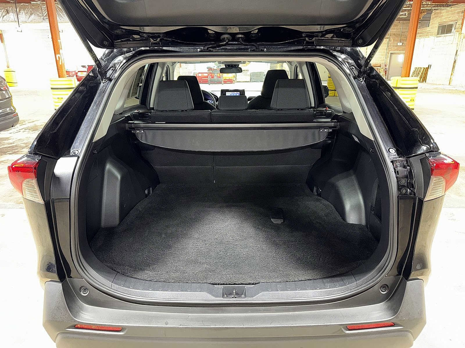 Thumbnail: 2021 Toyota RAV4 - 11