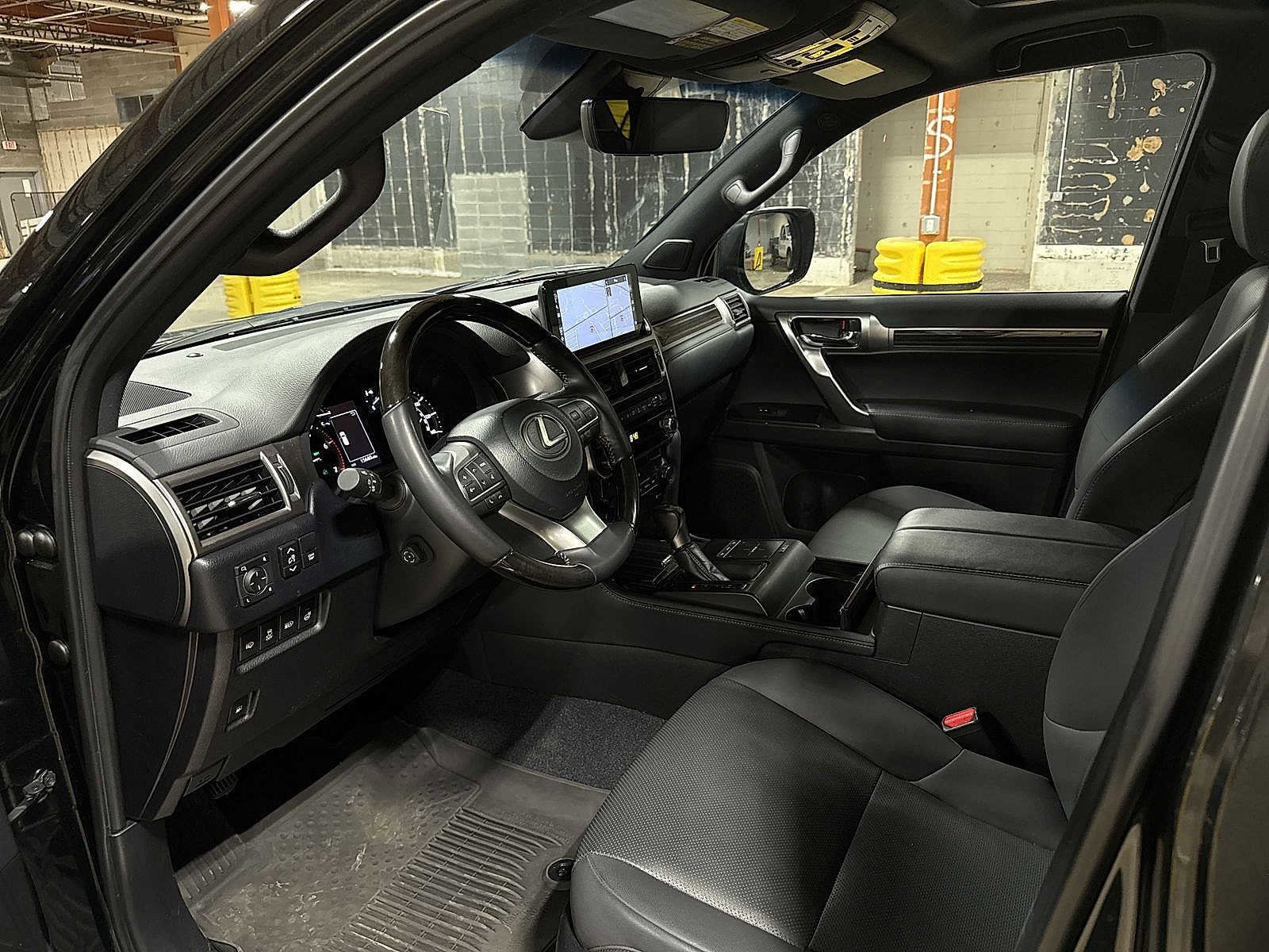 Thumbnail: 2023 Lexus GX - 30