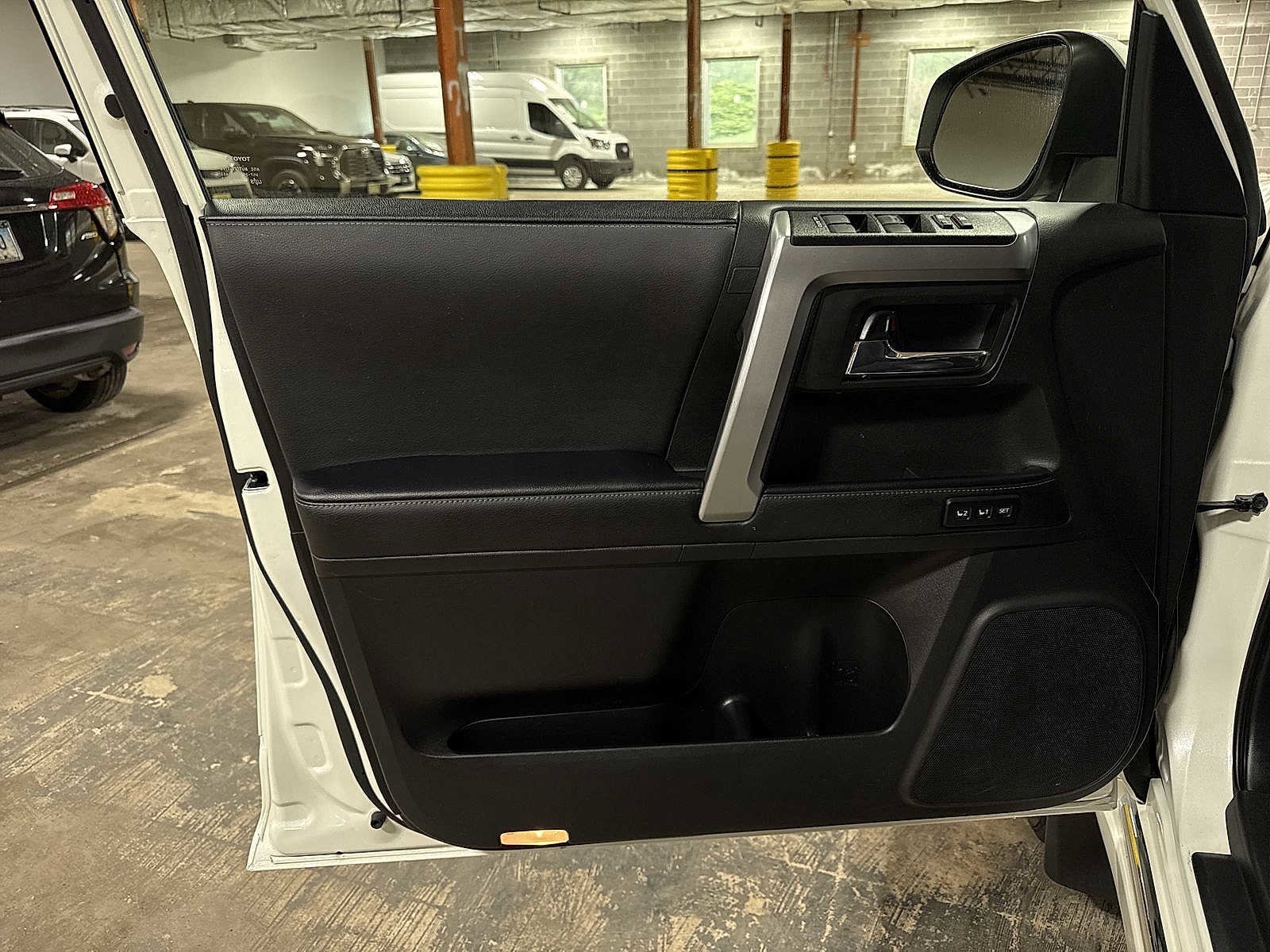 Thumbnail: 2023 Toyota 4Runner - 32