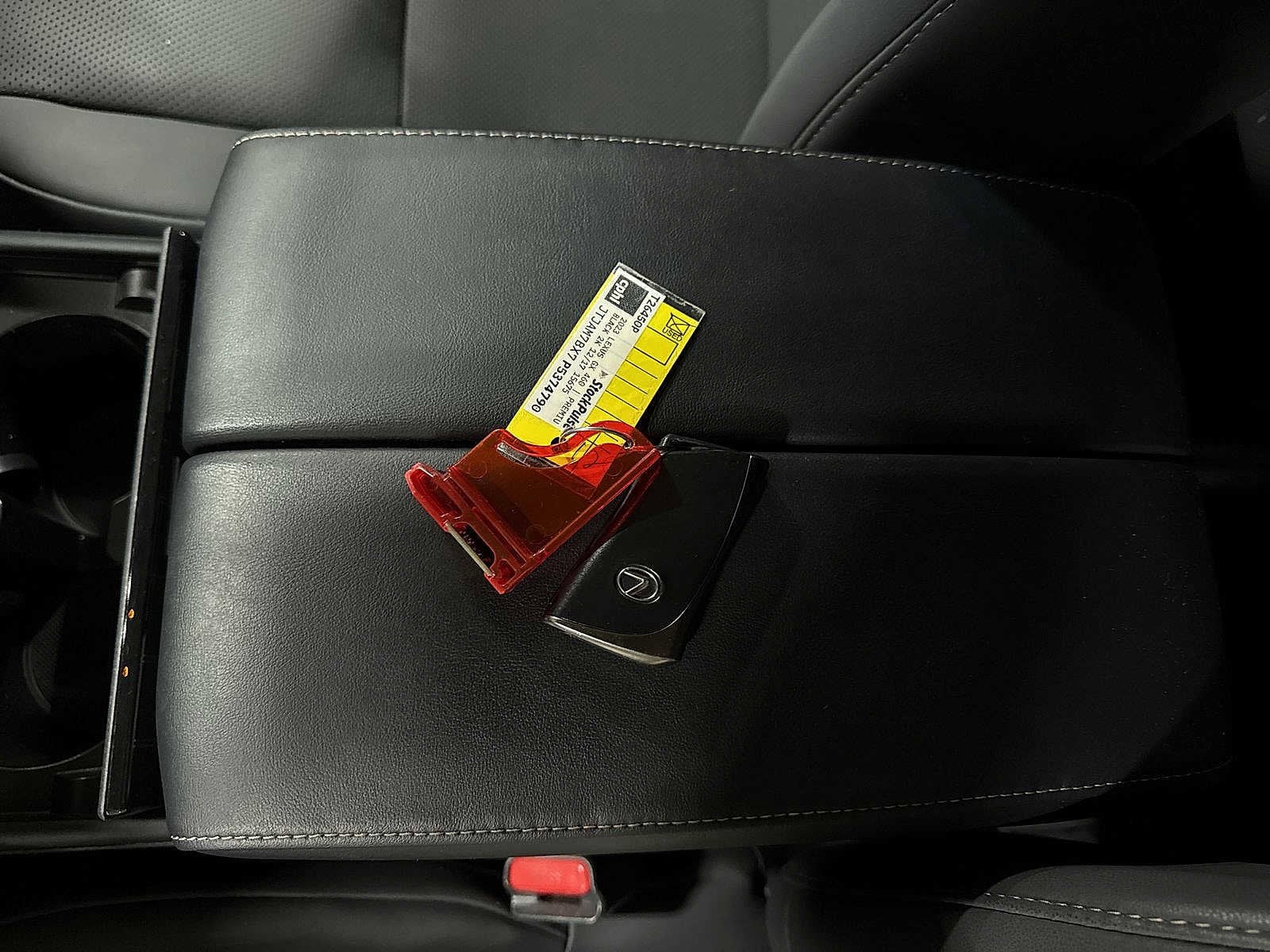 Thumbnail: 2023 Lexus GX - 35