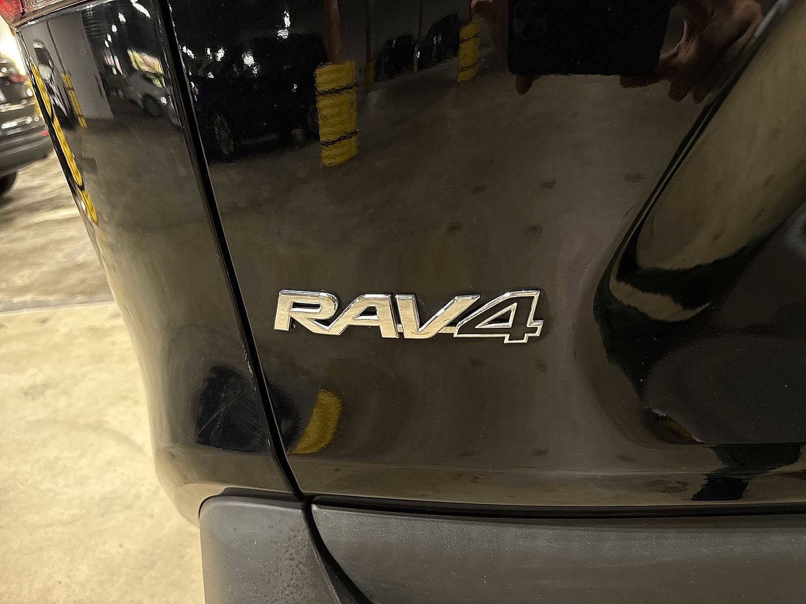 Thumbnail: 2021 Toyota RAV4 - 24