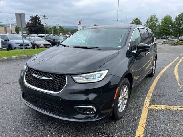 2023 Chrysler Pacifica Touring L Hero Image