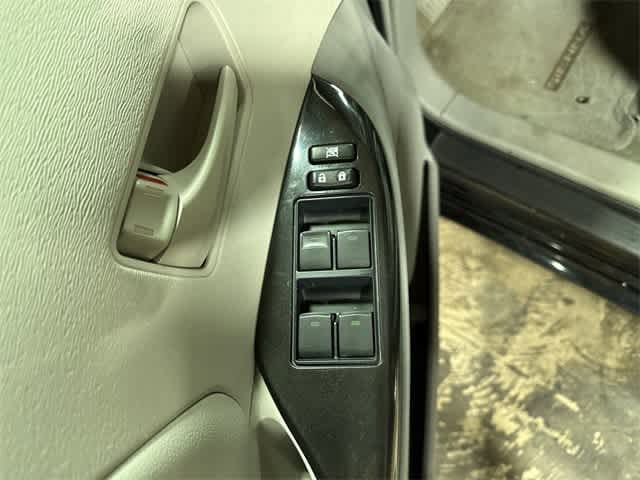 Thumbnail: 2011 Toyota Sienna - 22