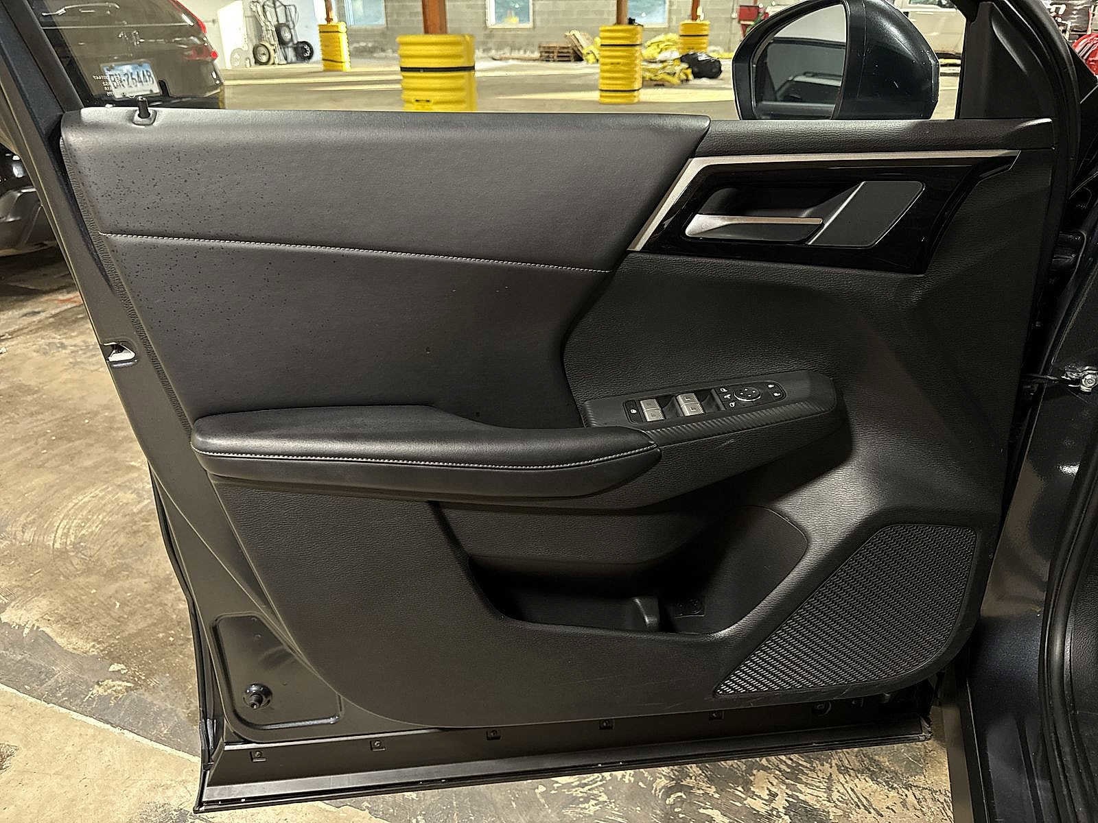 Thumbnail: 2024 Mitsubishi Outlander - 32