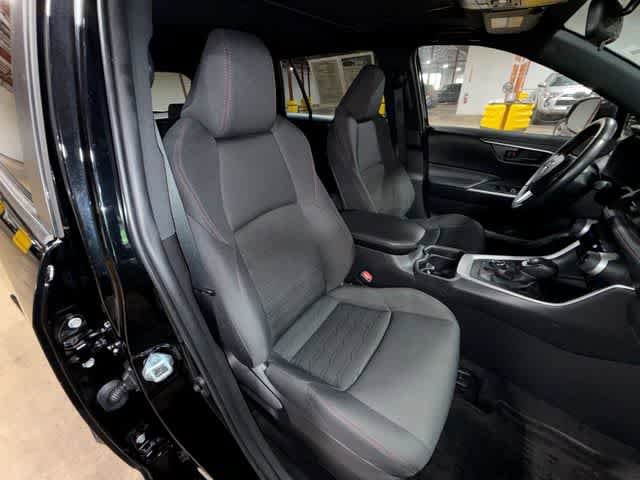 Thumbnail: 2021 Toyota RAV4 - 16