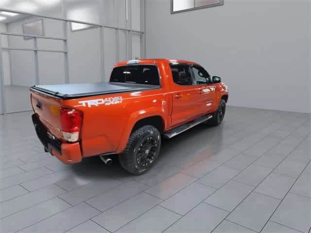 Thumbnail: 2018 Toyota Tacoma - 8