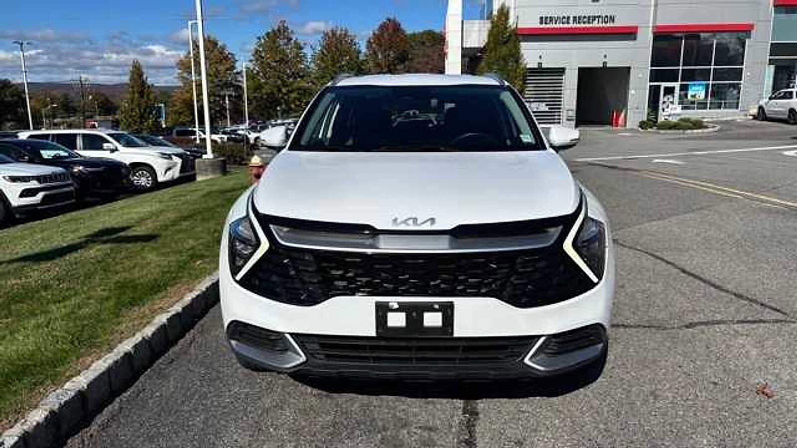 2023 Kia Sportage EX photo 2