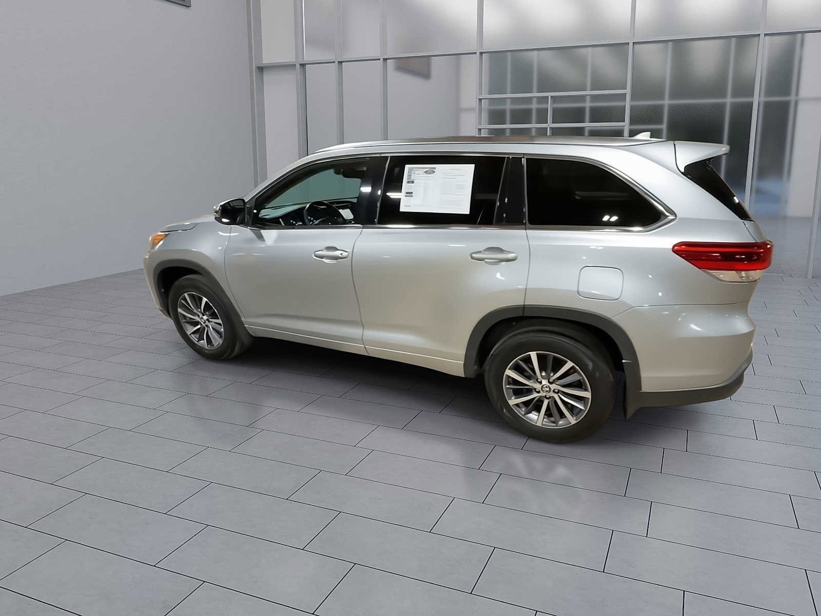 Thumbnail: 2018 Toyota Highlander - 6