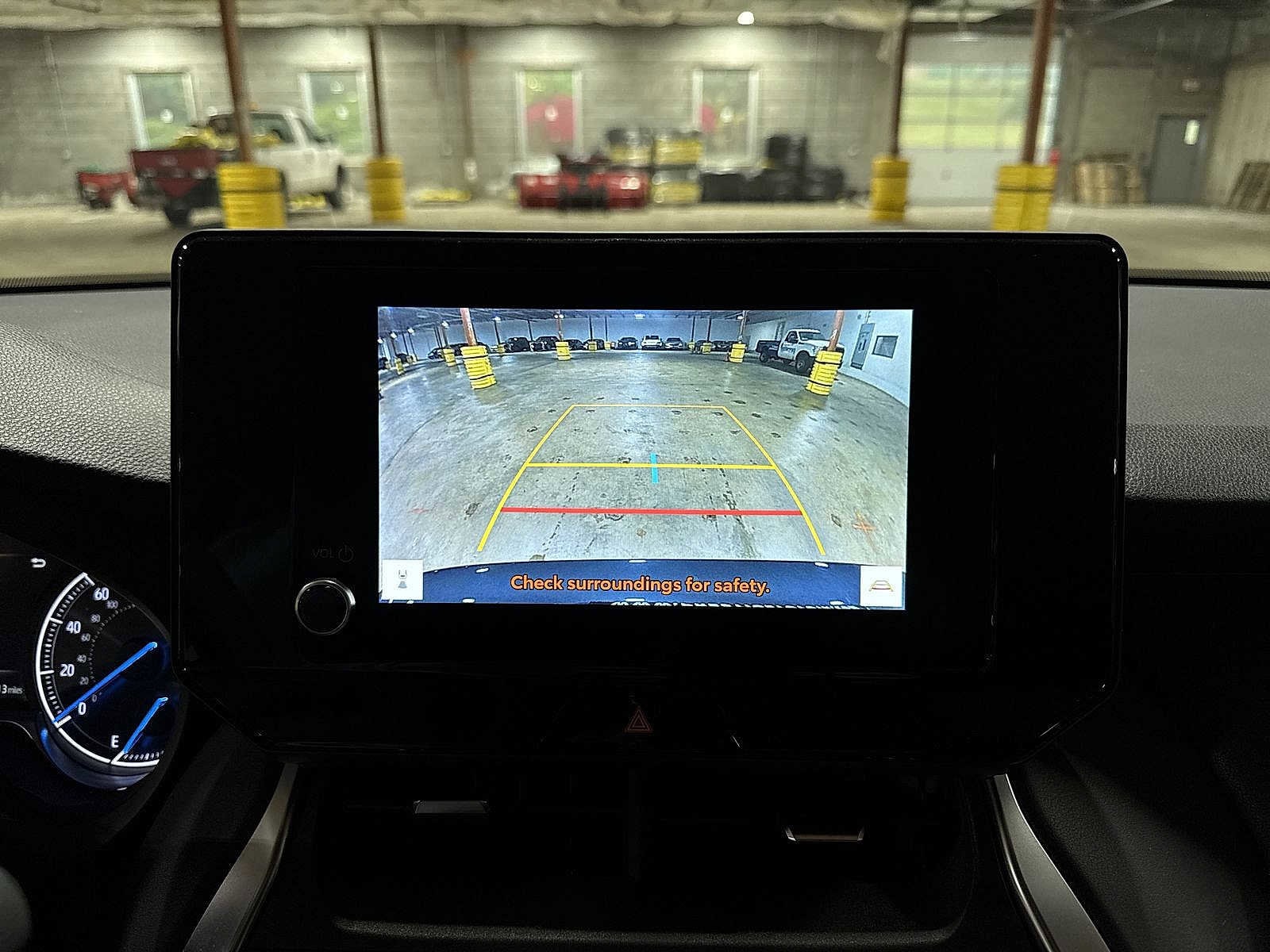 Thumbnail: 2023 Toyota Venza - 24