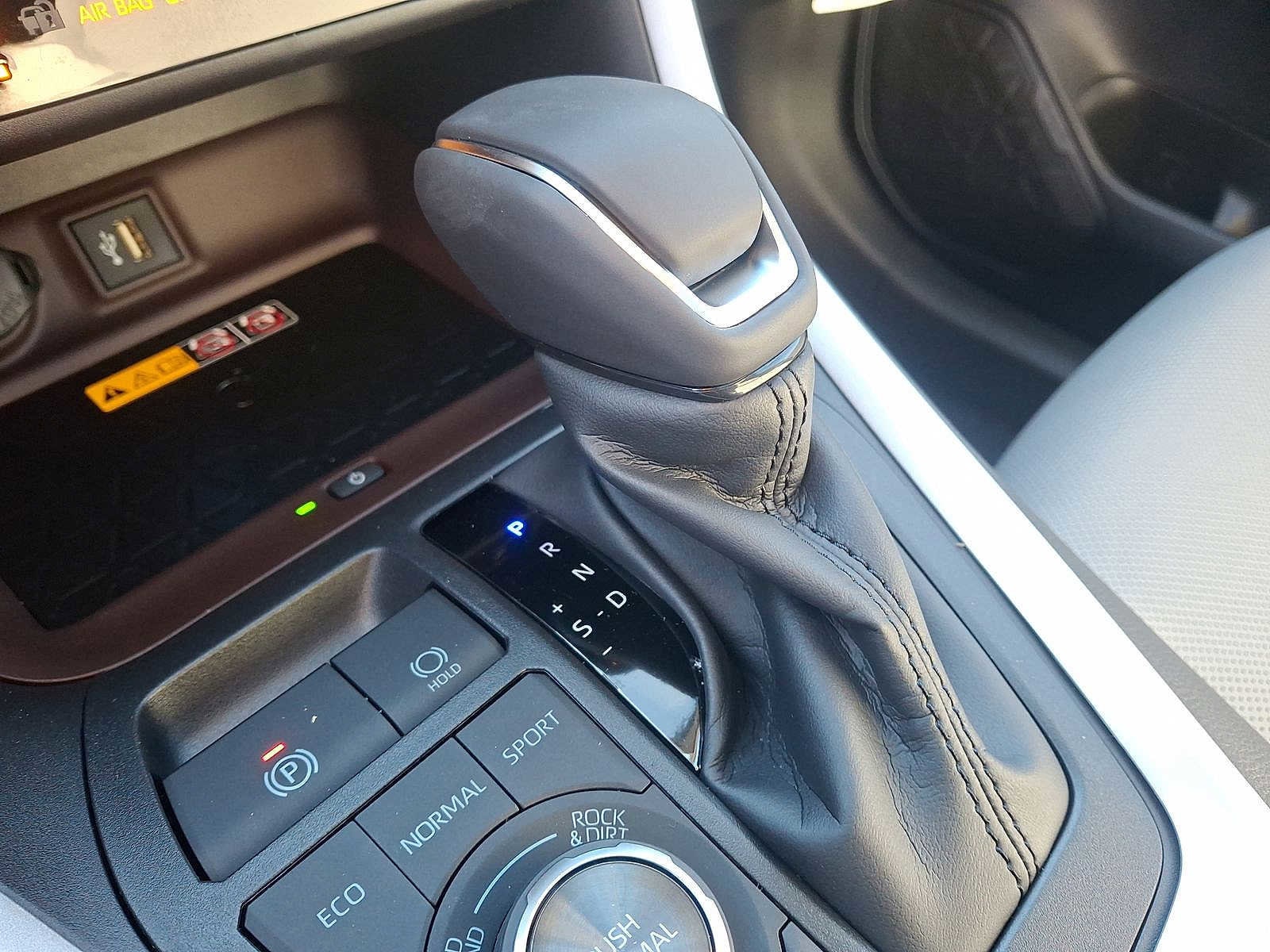 Thumbnail: 2025 Toyota RAV4 - 21