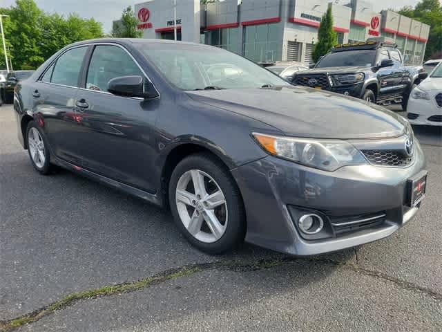 2013 Toyota Camry SE 3