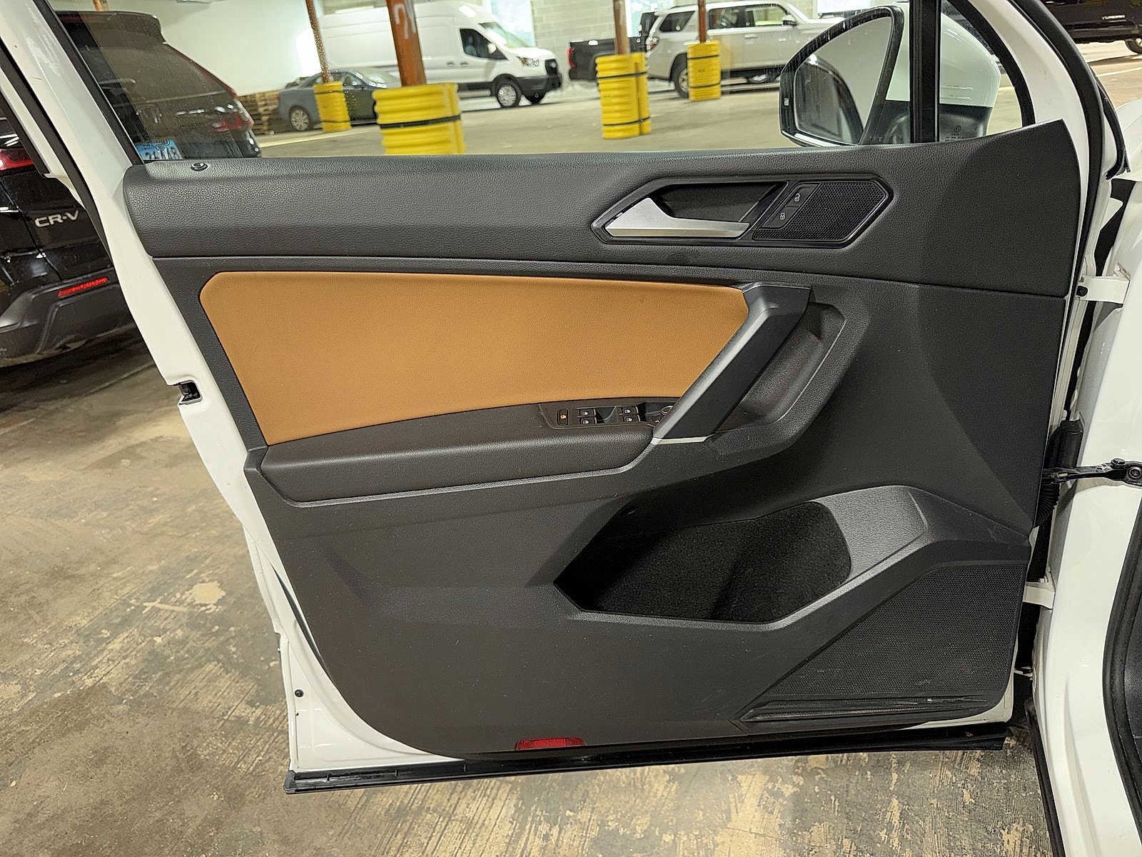 Thumbnail: 2018 Volkswagen Tiguan - 30