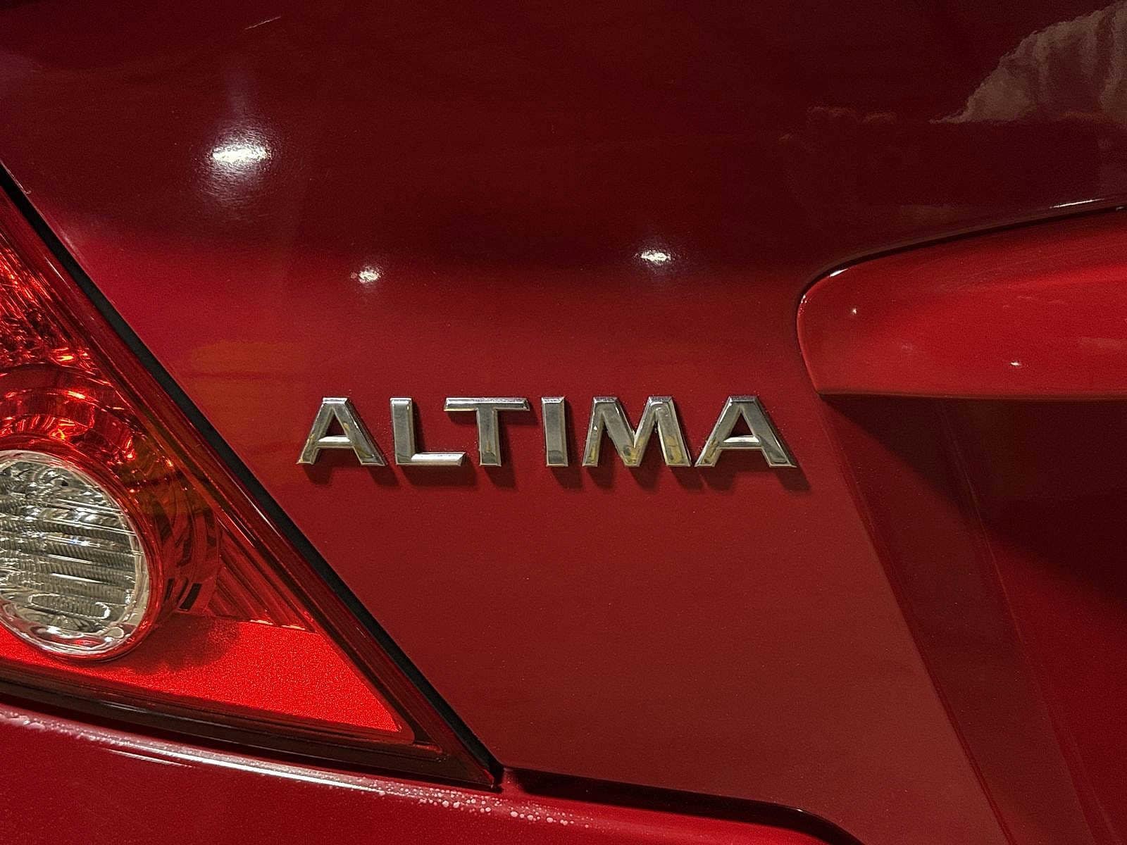 Thumbnail: 2011 Nissan Altima - 24