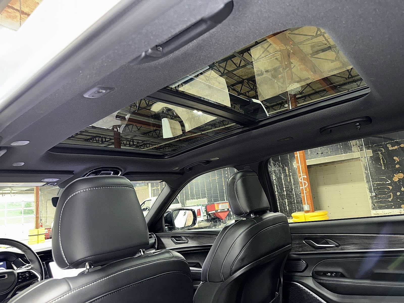 Thumbnail: 2021 Jeep Grand Cherokee L - 26