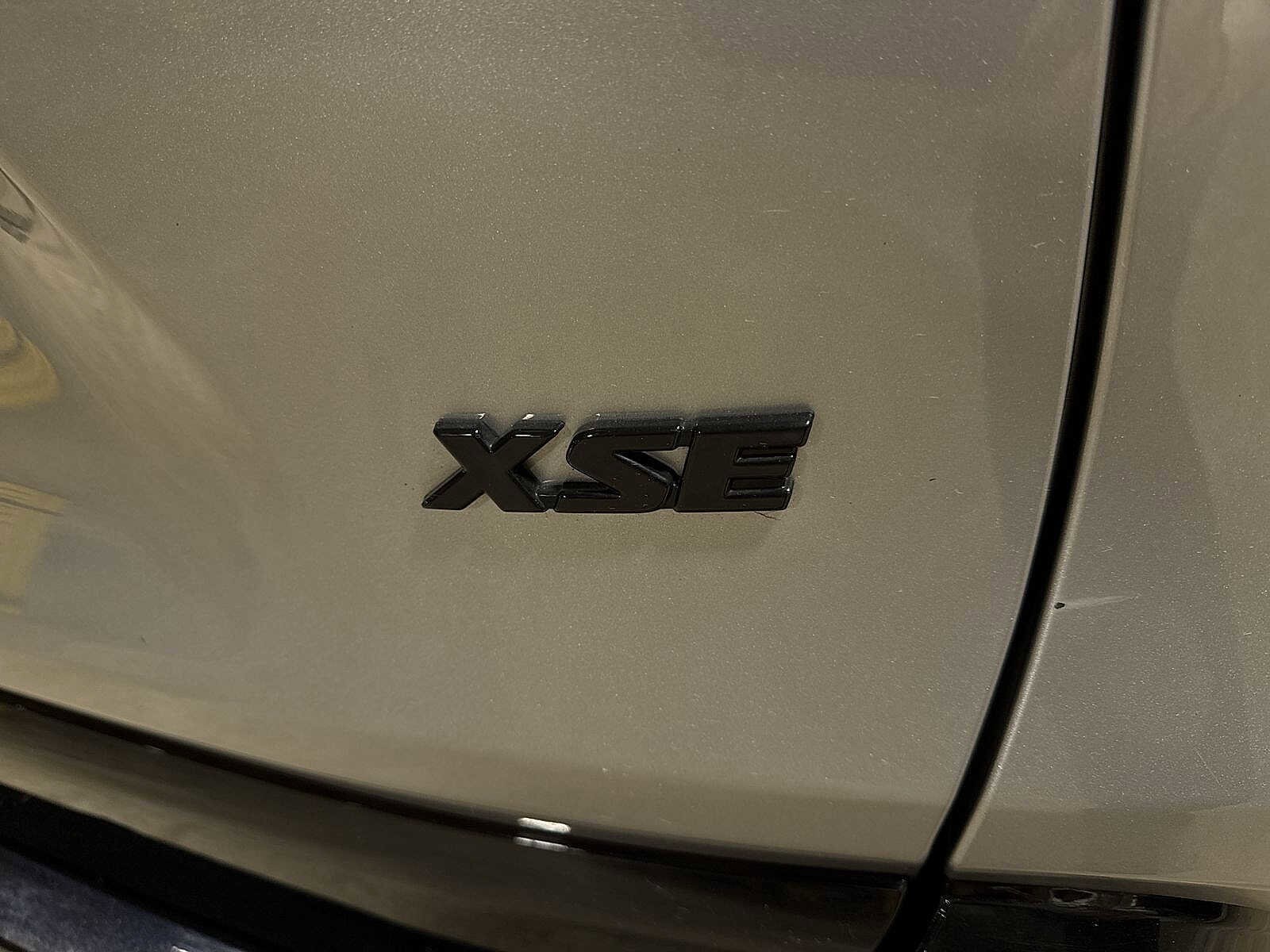 Thumbnail: 2022 Toyota RAV4 - 27