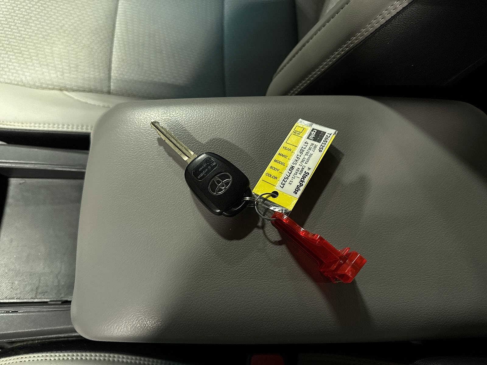 Thumbnail: 2017 Toyota Camry - 34