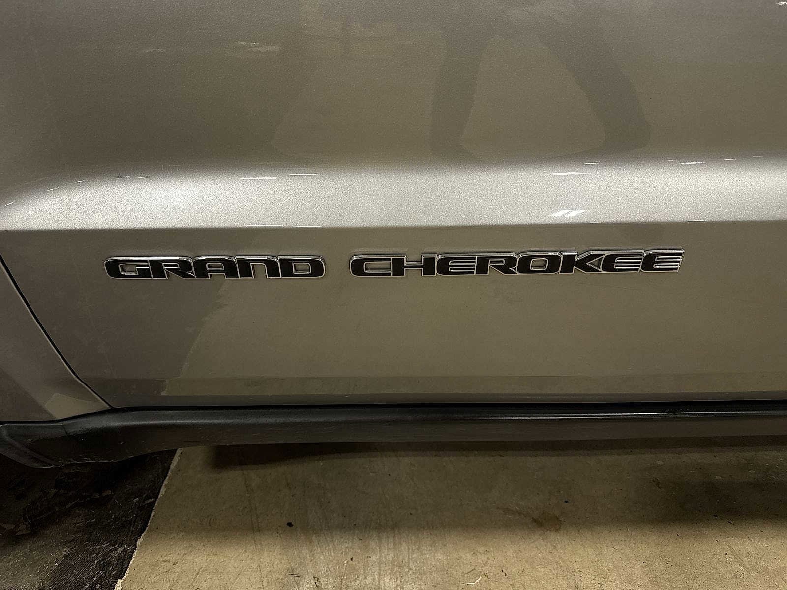 Thumbnail: 2017 Jeep Grand Cherokee - 27