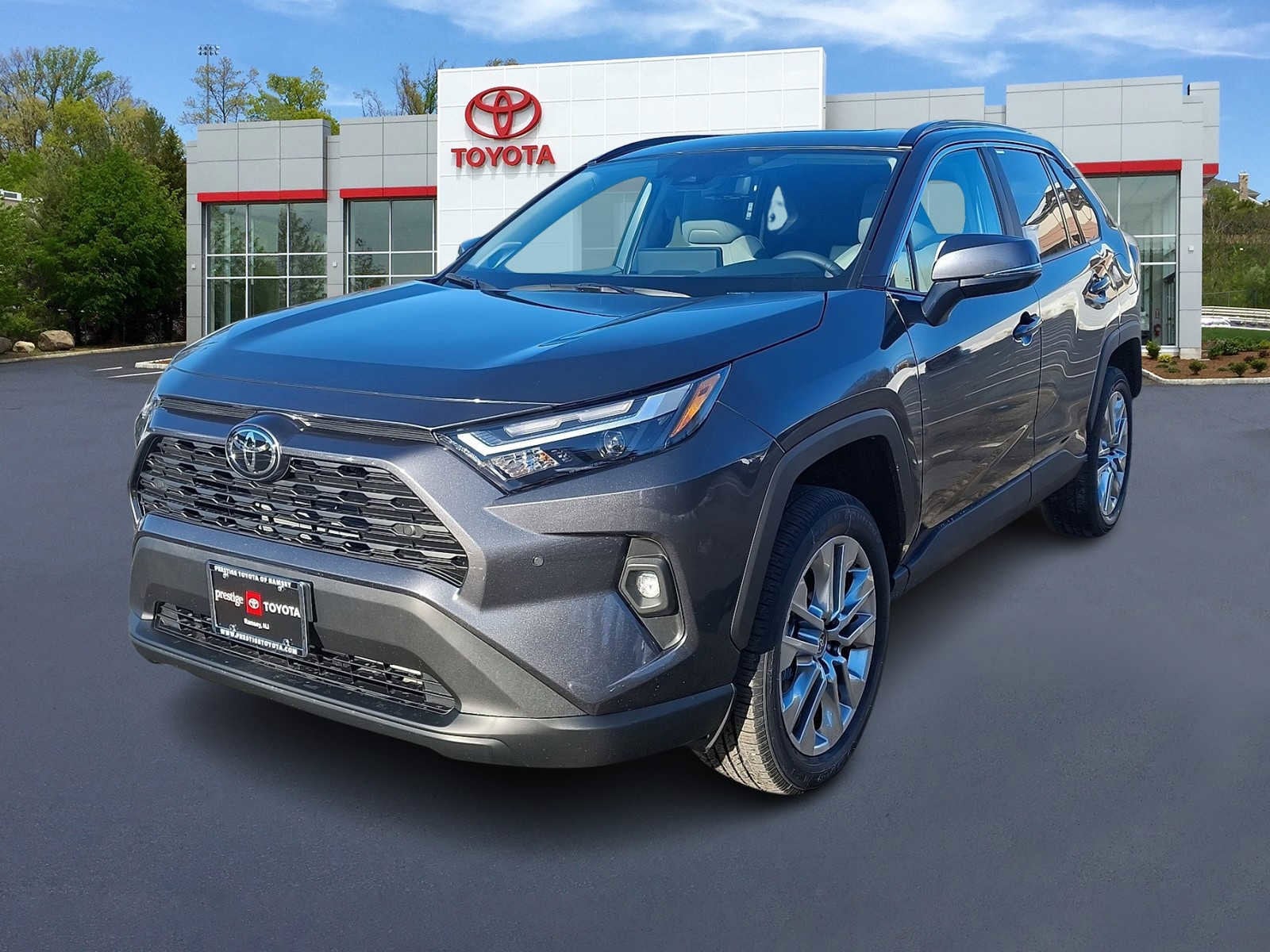 2025 Toyota RAV4 XLE Premium's photo