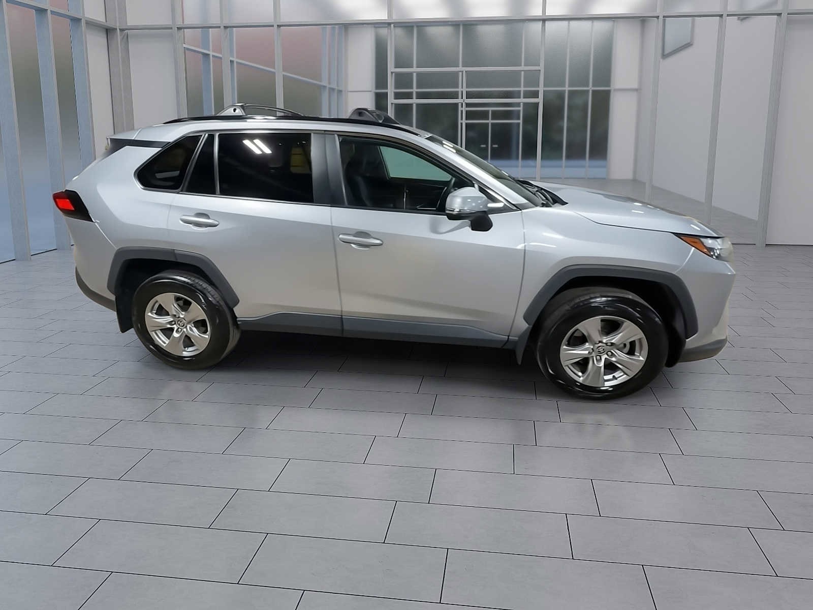 Thumbnail: 2022 Toyota RAV4 - 9