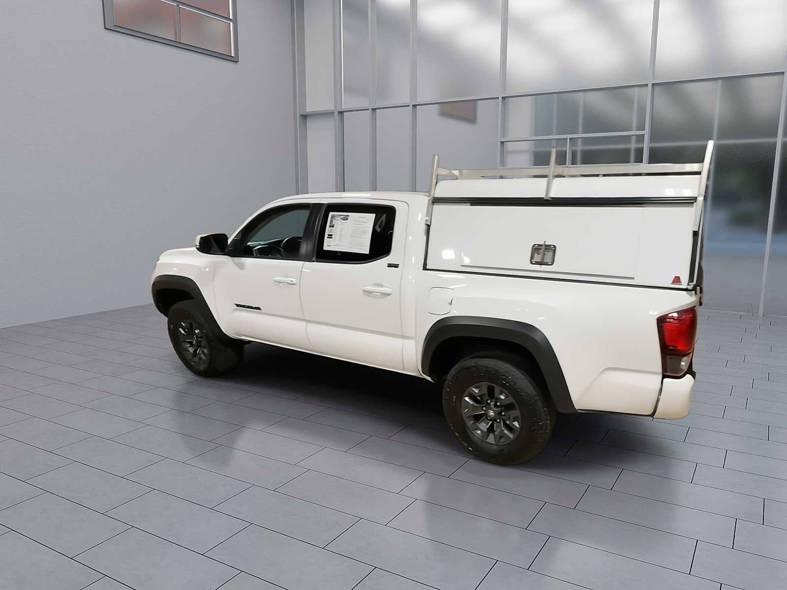 Thumbnail: 2021 Toyota Tacoma - 6