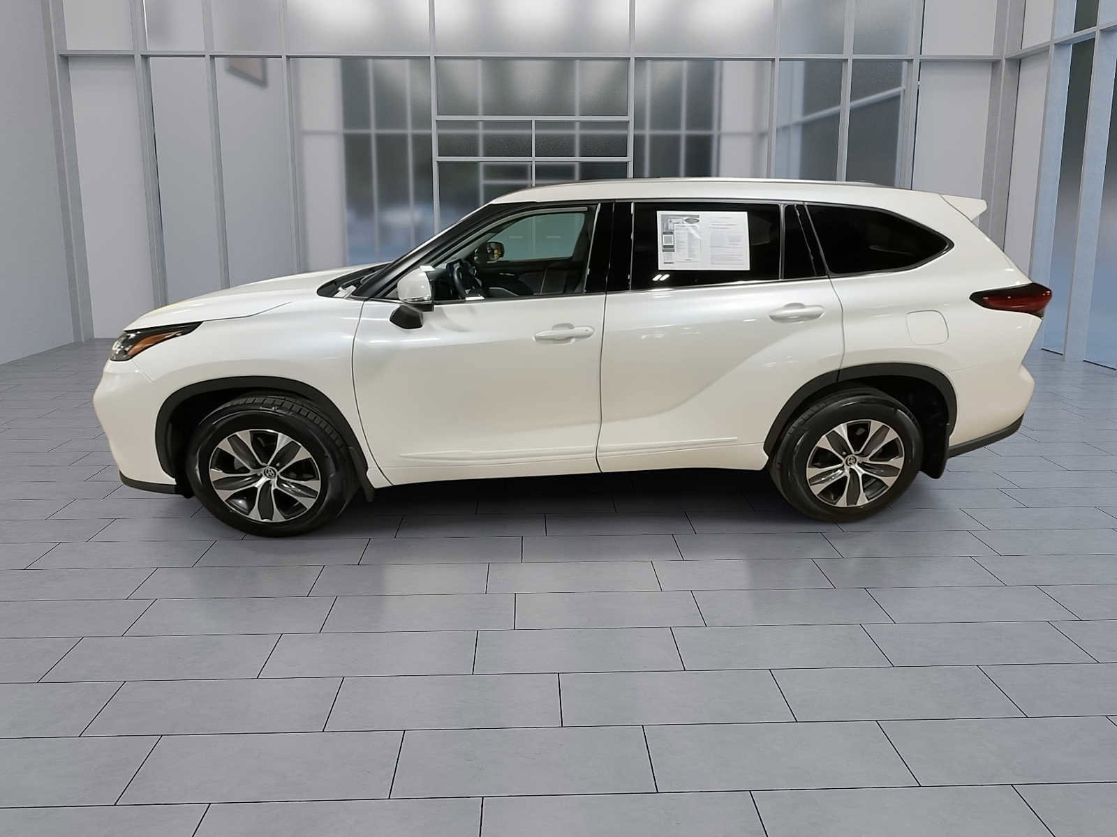 Thumbnail: 2021 Toyota Highlander - 5