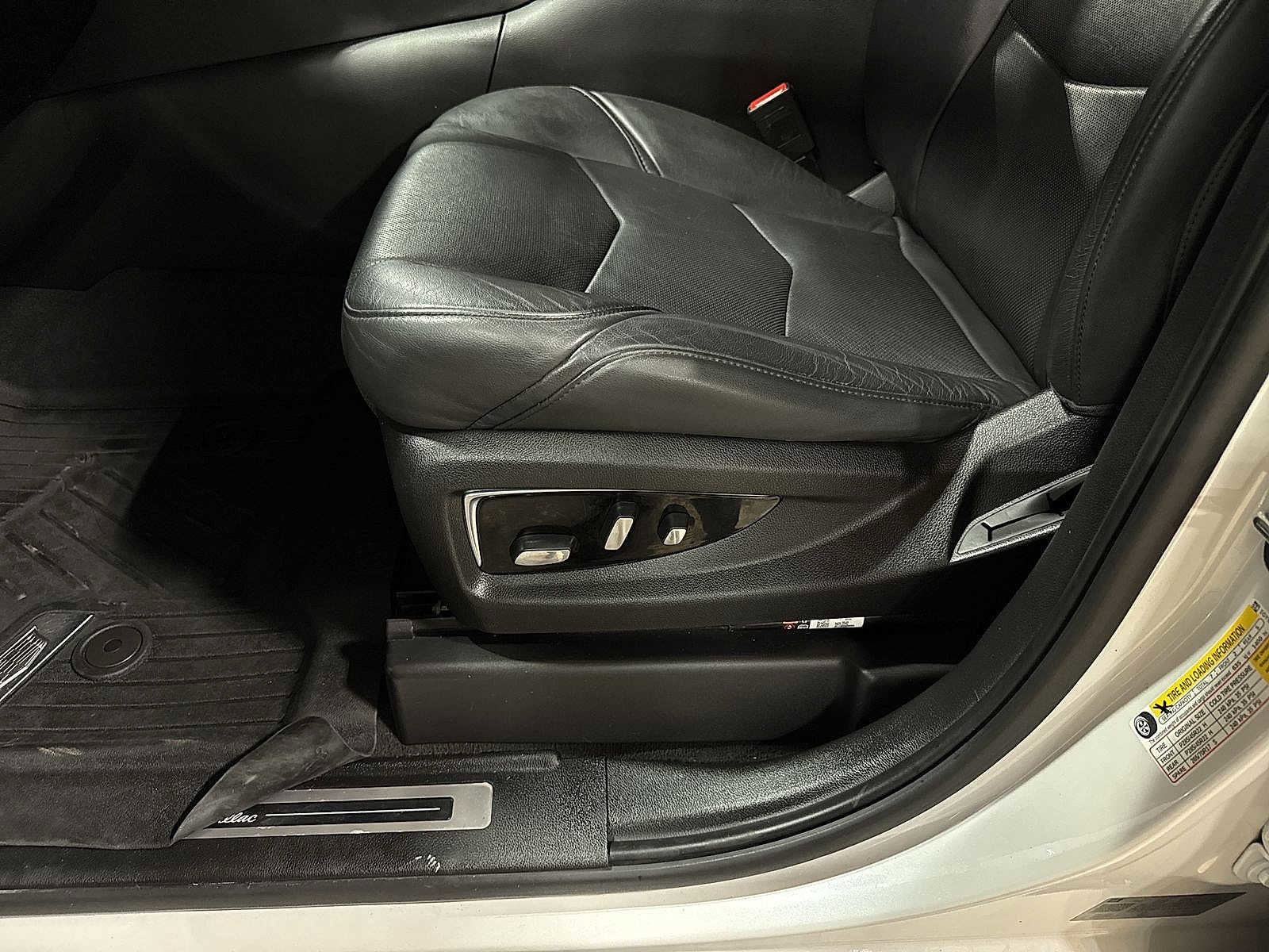 Thumbnail: 2020 Cadillac Escalade - 25