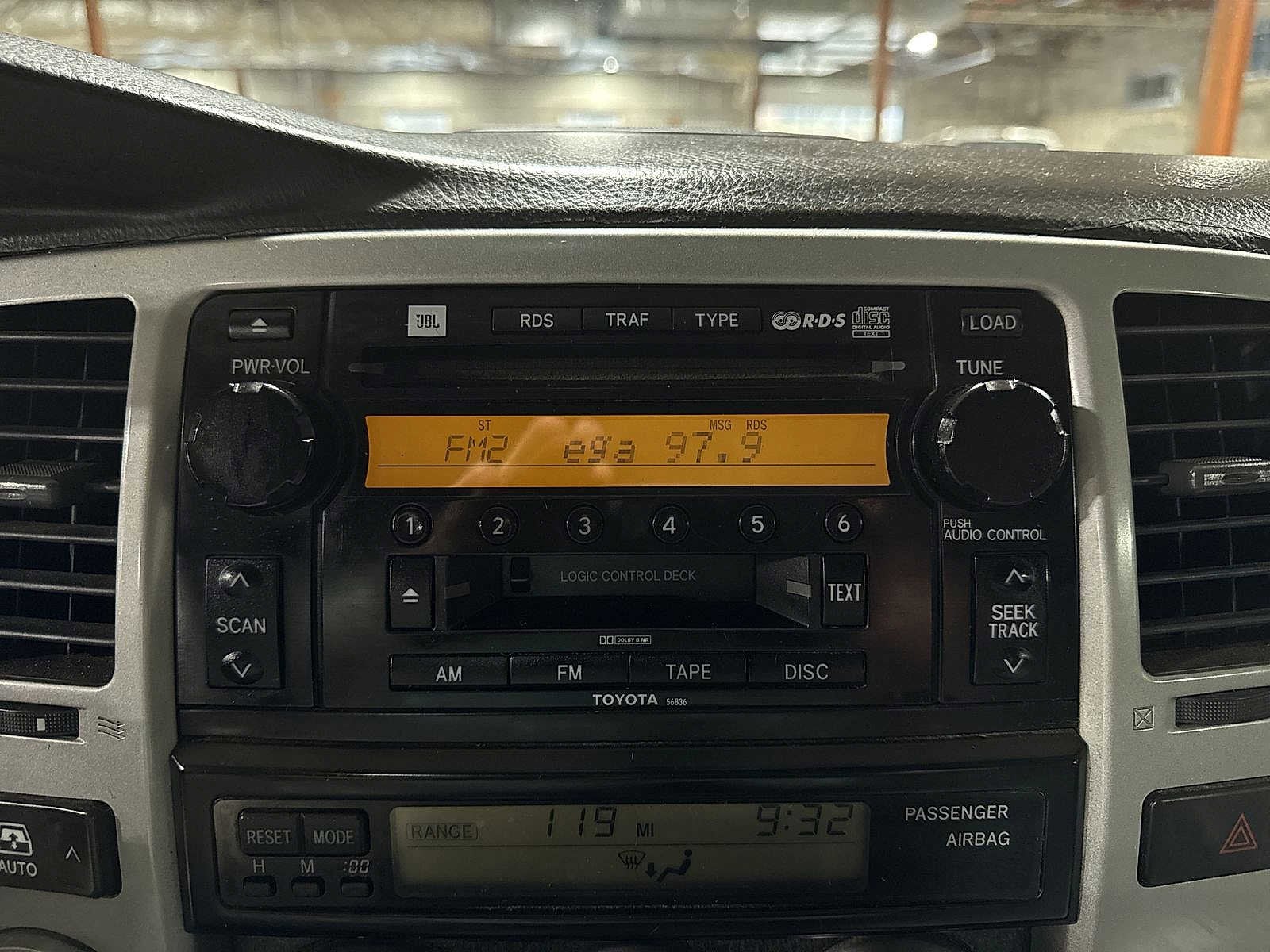 Thumbnail: 2005 Toyota 4Runner - 20