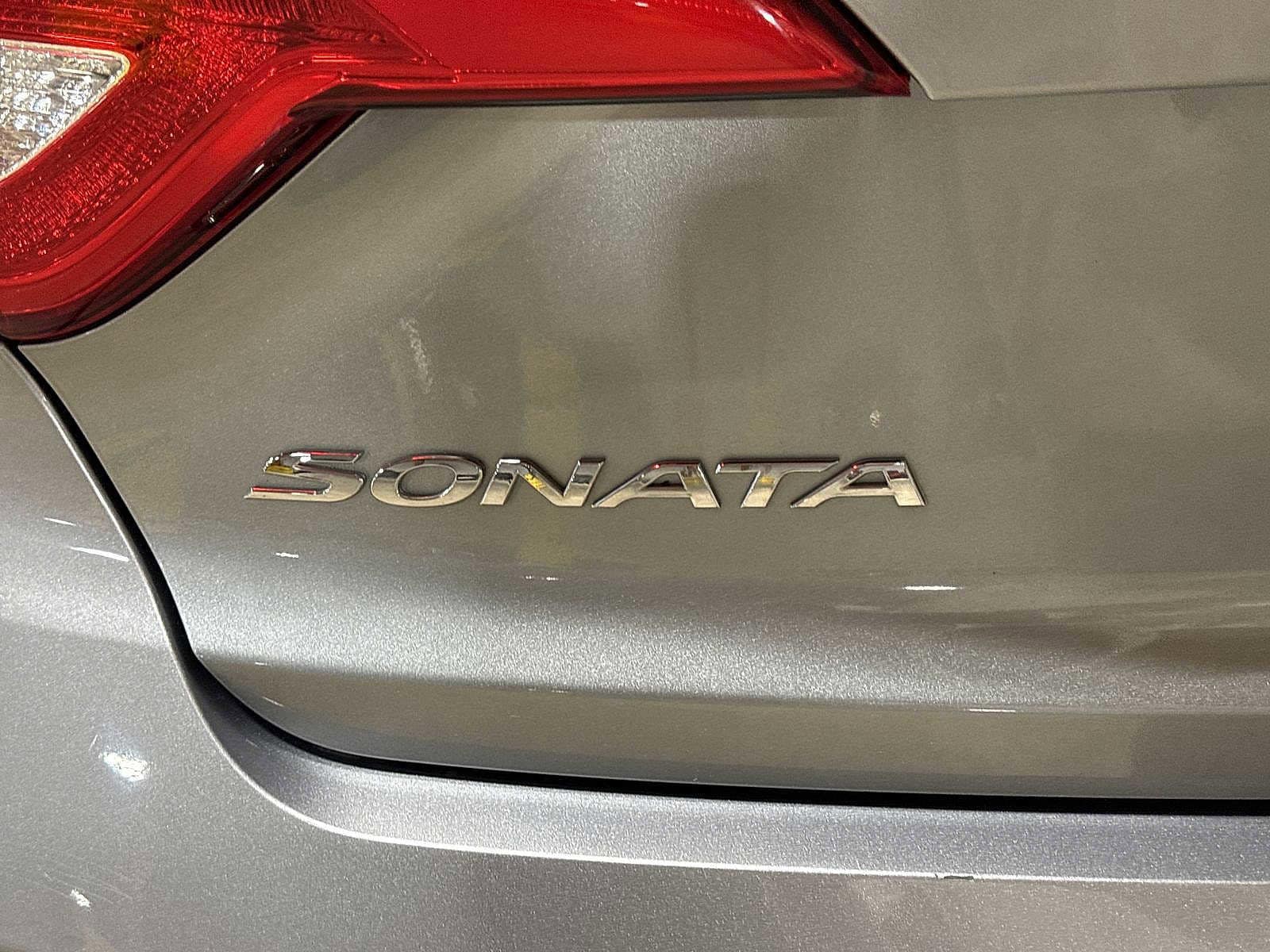 Thumbnail: 2016 Hyundai Sonata - 24