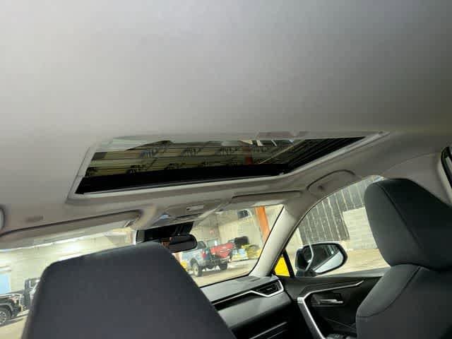 Thumbnail: 2025 Toyota RAV4 - 44