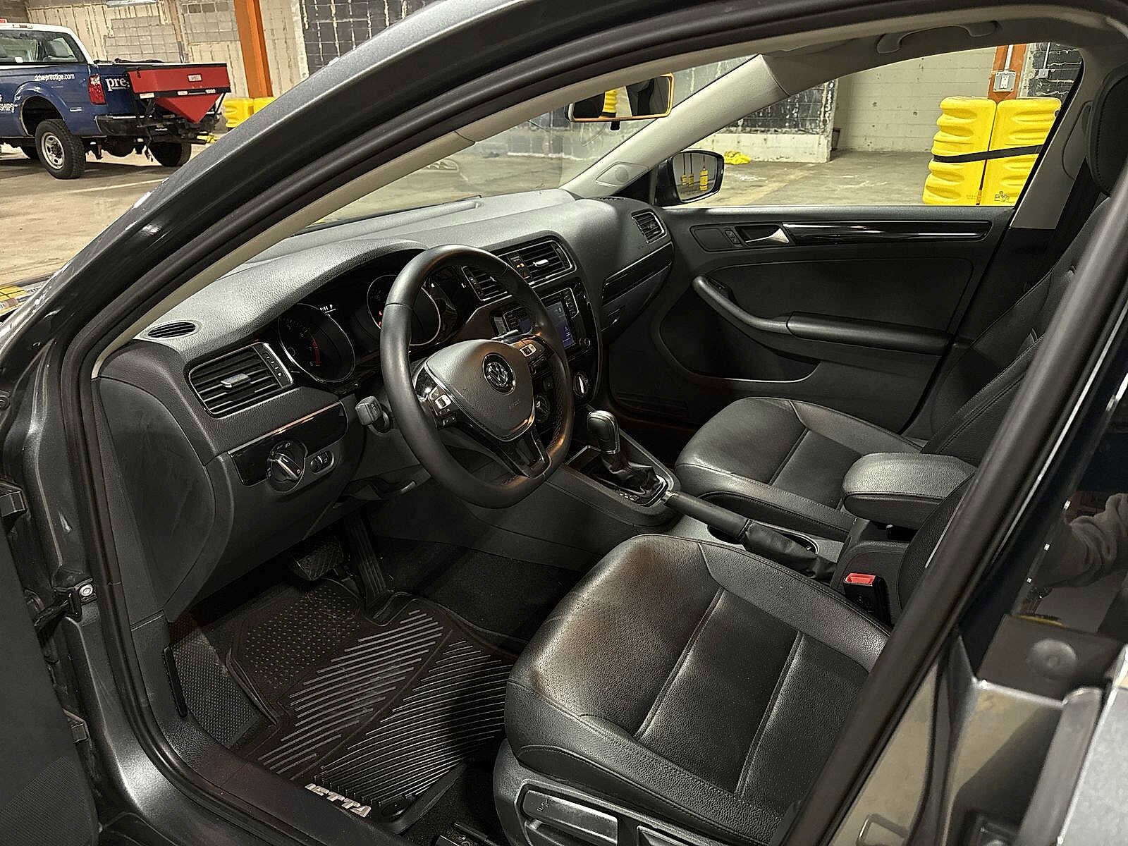 Thumbnail: 2016 Volkswagen Jetta - 29