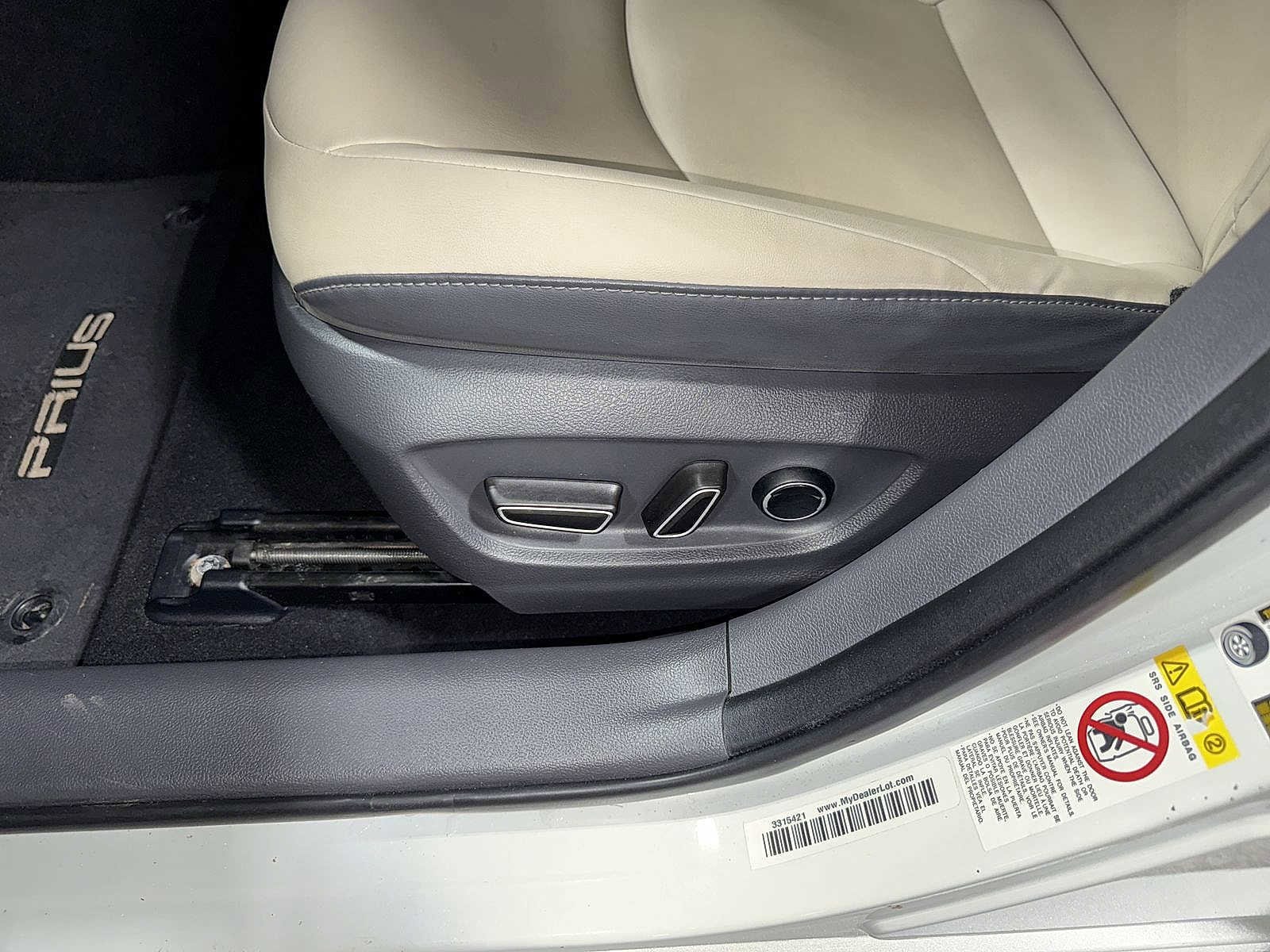 Thumbnail: 2016 Toyota Prius - 23