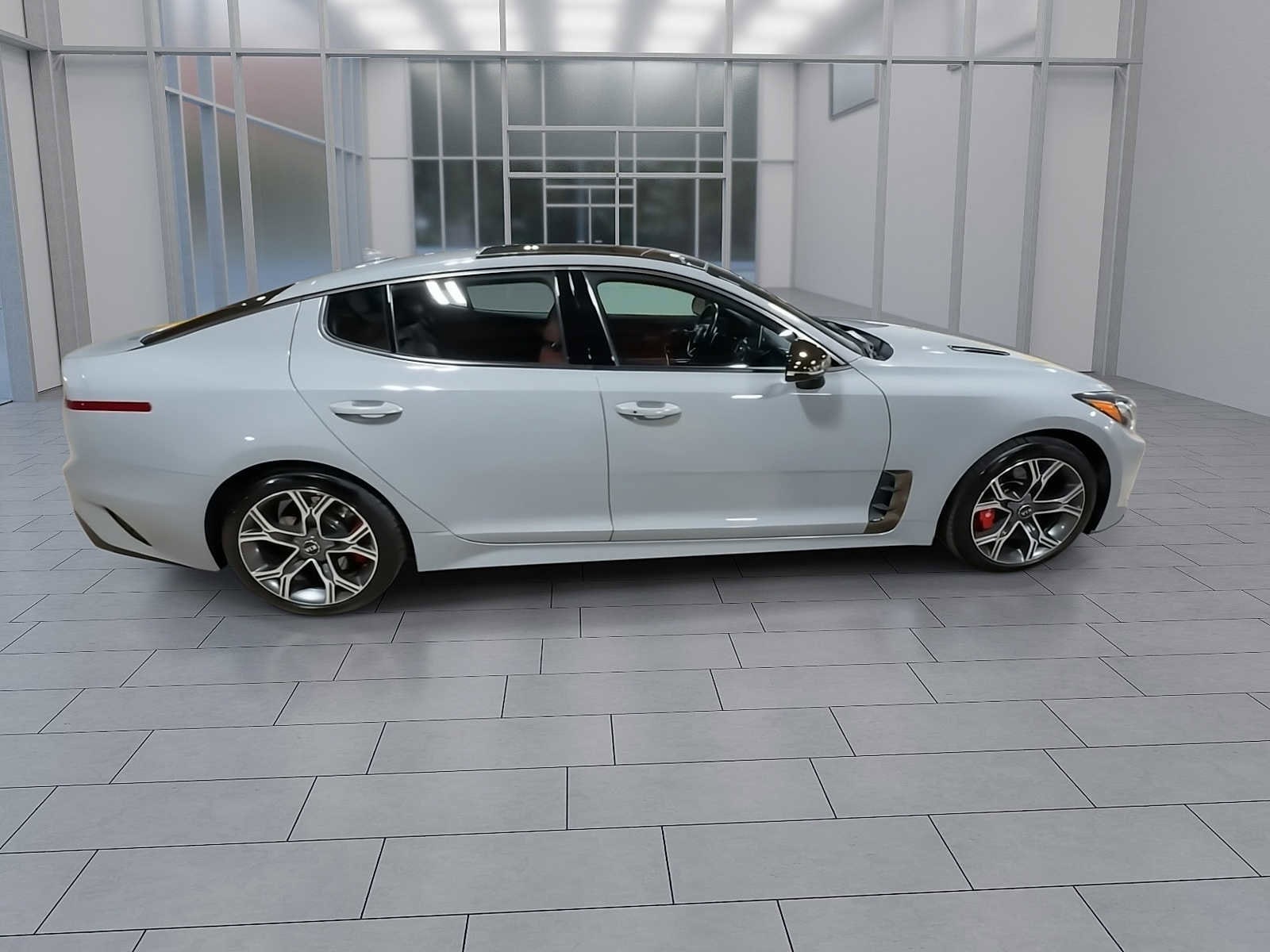 Thumbnail: 2018 Kia Stinger - 9