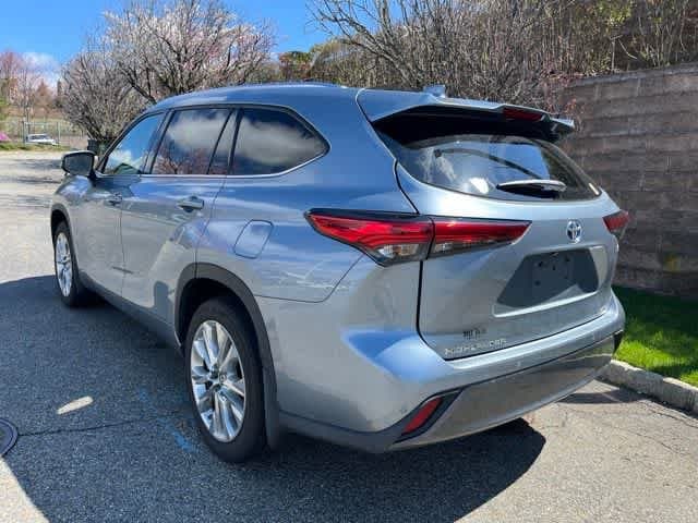 Thumbnail: 2023 Toyota Highlander - 6