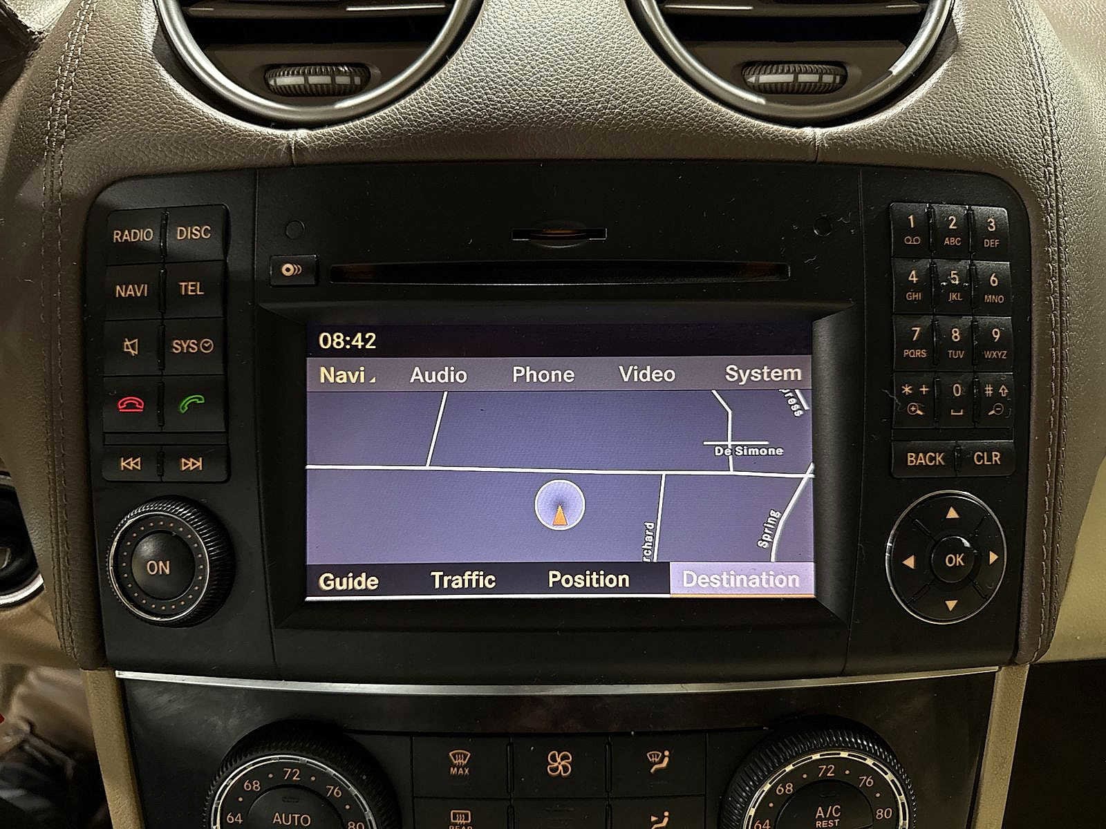 Thumbnail: 2011 Mercedes-Benz GL-Class - 21