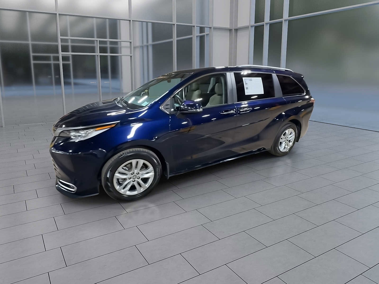 Thumbnail: 2023 Toyota Sienna - 4