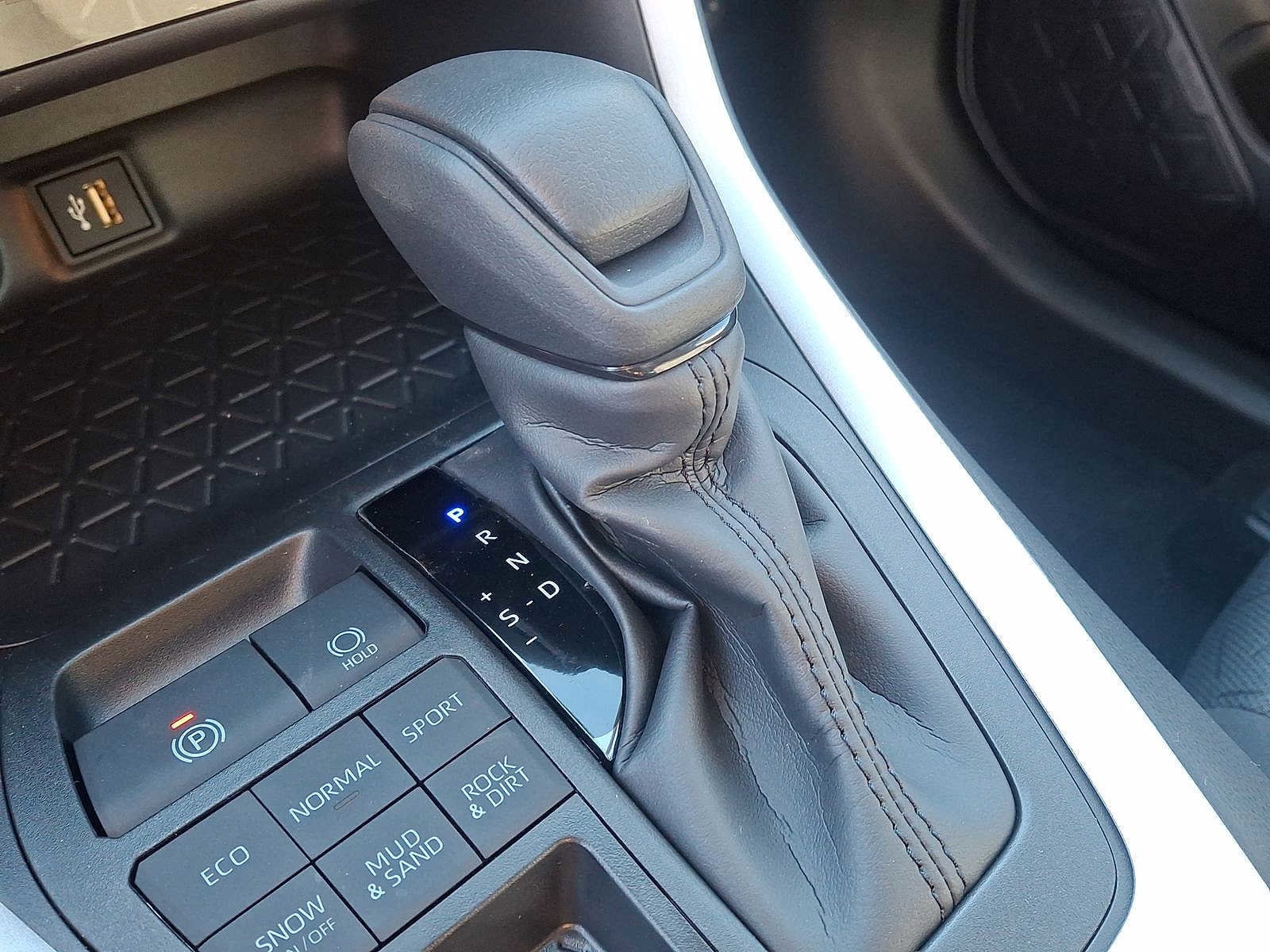 Thumbnail: 2025 Toyota RAV4 - 21