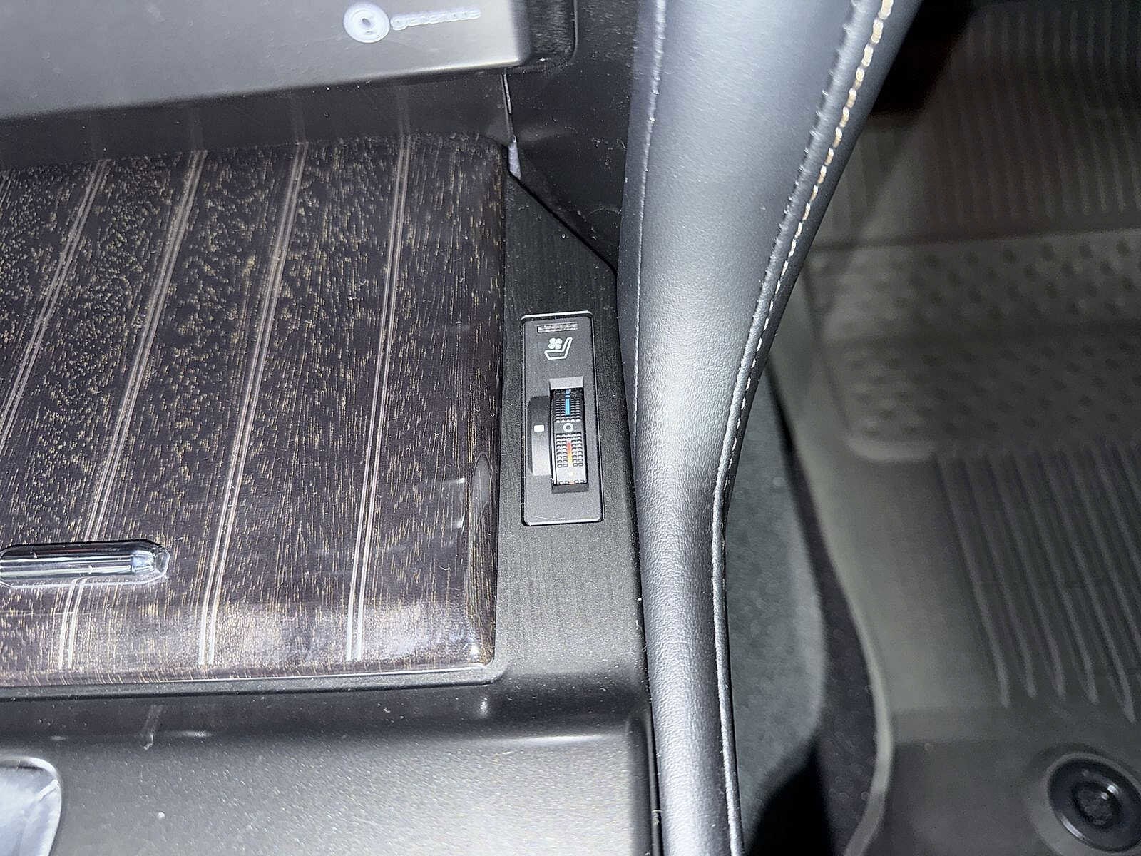 Thumbnail: 2023 Lexus GX - 33