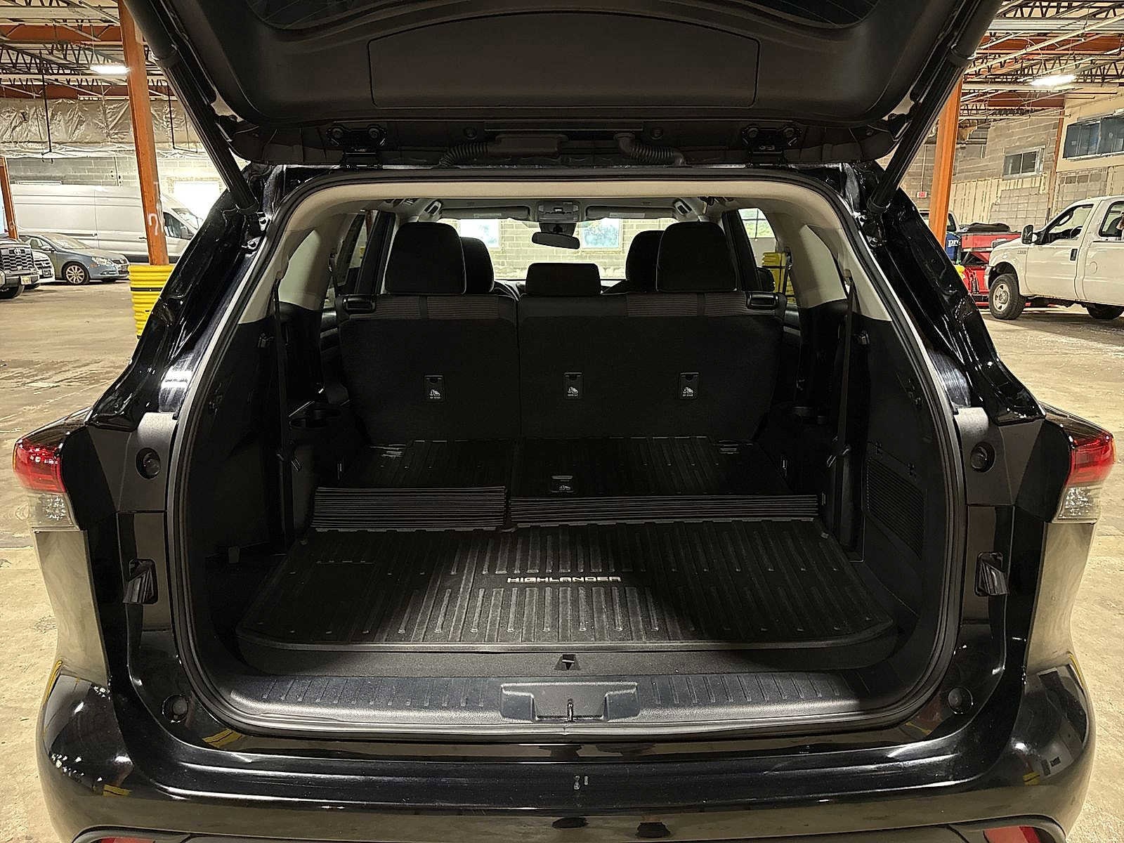 Thumbnail: 2023 Toyota Highlander - 11