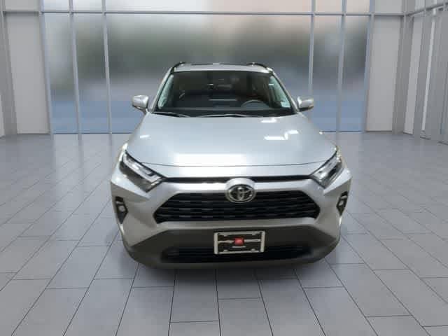 View vehicle photo 4