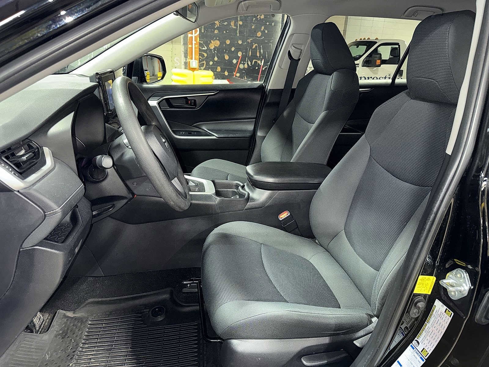 Thumbnail: 2019 Toyota RAV4 - 15