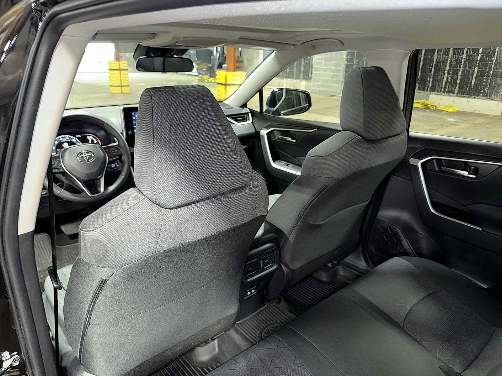 Thumbnail: 2025 Toyota RAV4 - 28