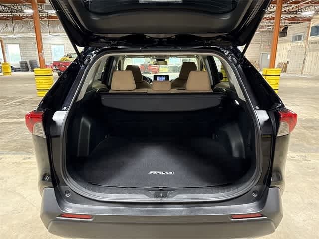 Thumbnail: 2022 Toyota RAV4 - 11
