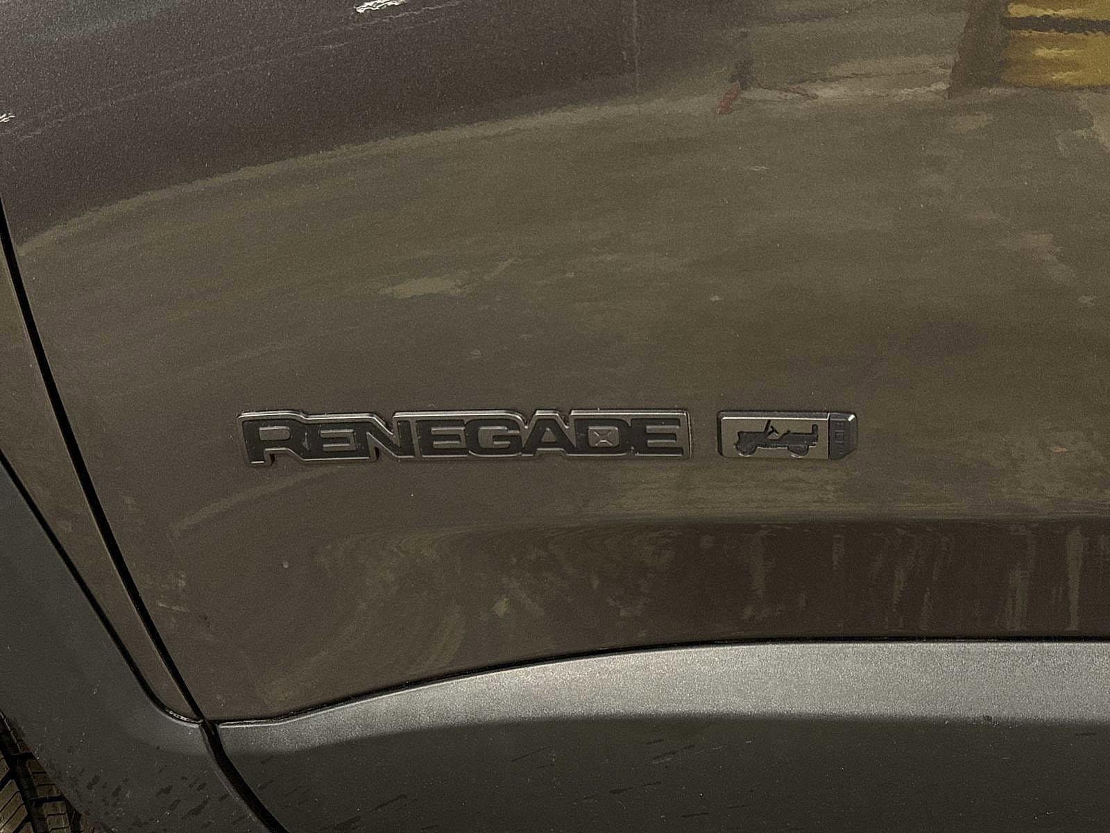 Thumbnail: 2021 Jeep Renegade - 25