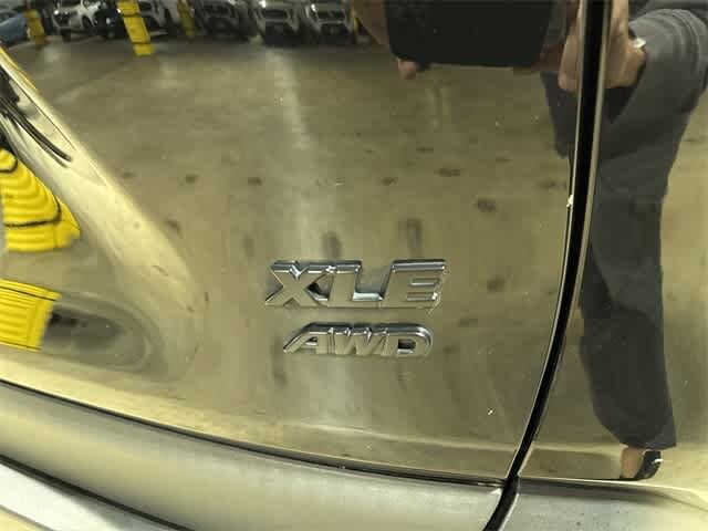 2022 Toyota RAV4 XLE 26