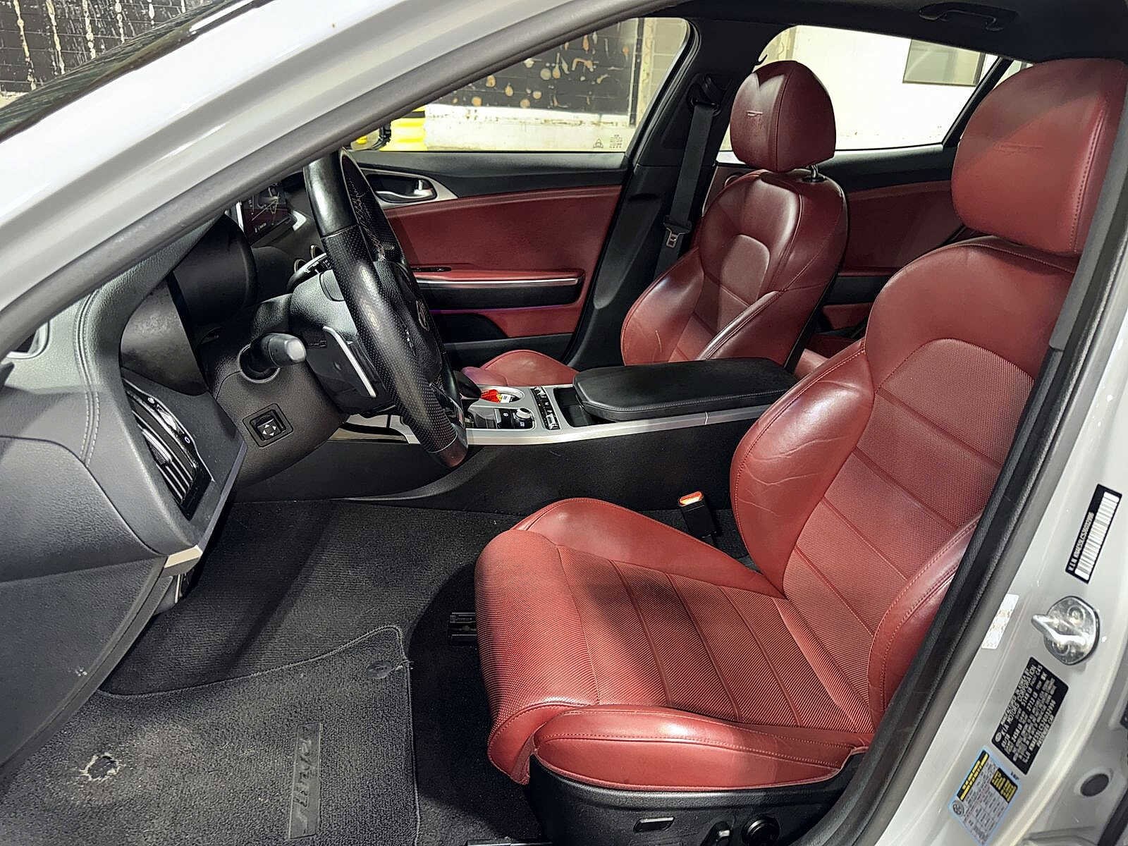 Thumbnail: 2018 Kia Stinger - 14