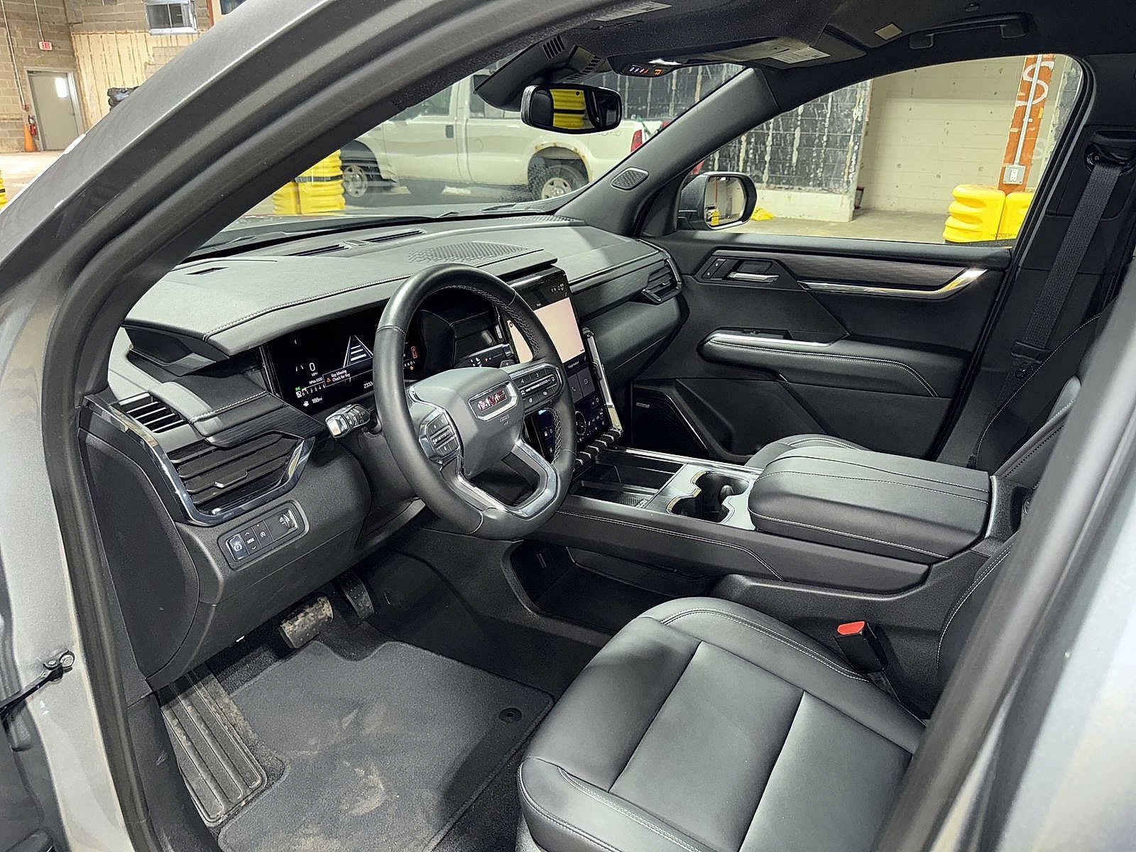 Thumbnail: 2025 GMC Acadia - 29