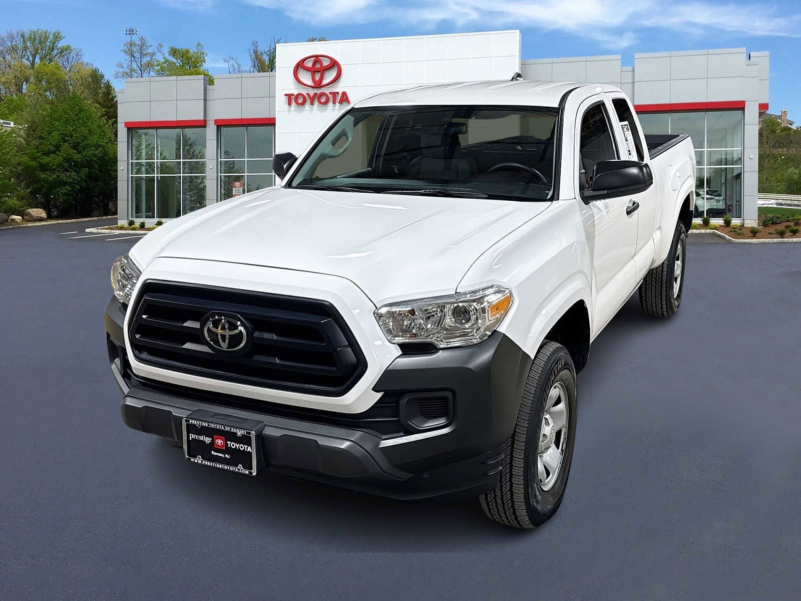 2023 Toyota Tacoma SR's photo